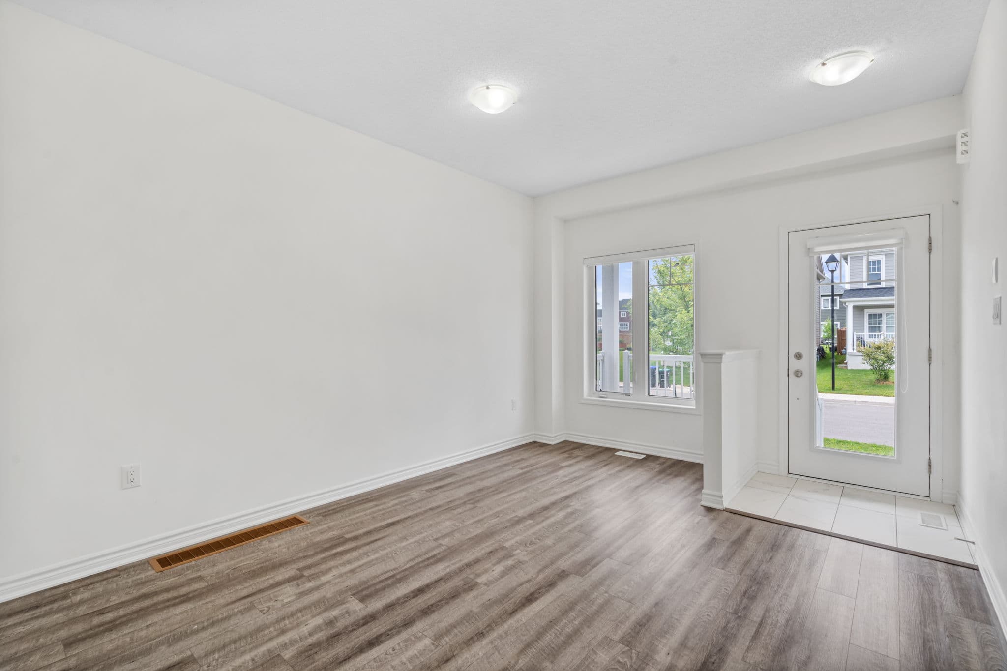 25 Bobolink Dr Wasaga Beach, ON L9Z