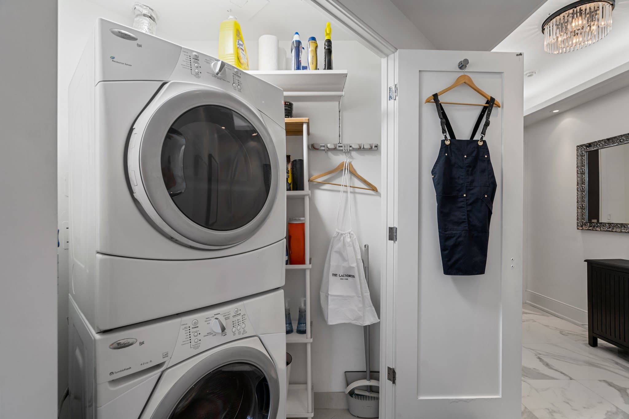 25 Broadway Ave Unit 1007 Toronto, ON M4P 1T7