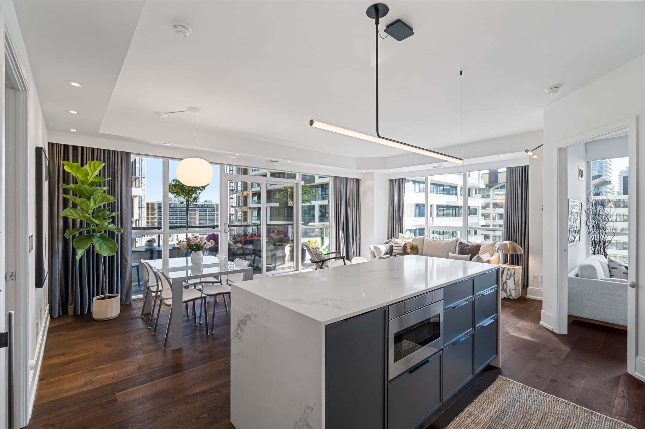 25 Broadway Ave Unit 1007 Toronto, ON M4P 1T7