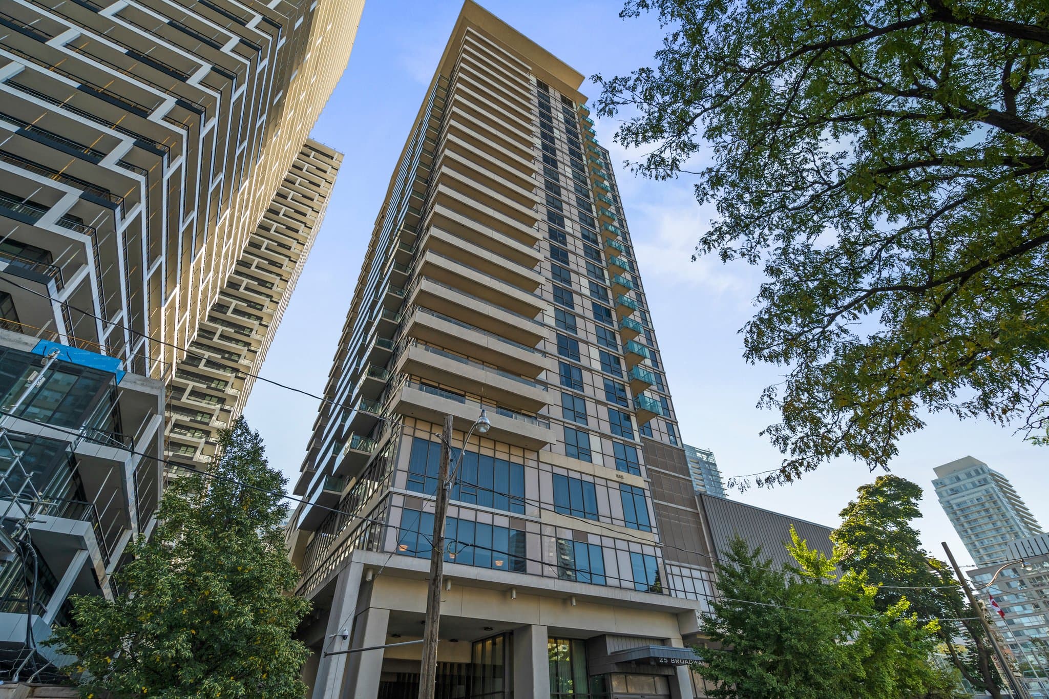 25 Broadway Ave Unit 1007 Toronto, ON M4P 1T7