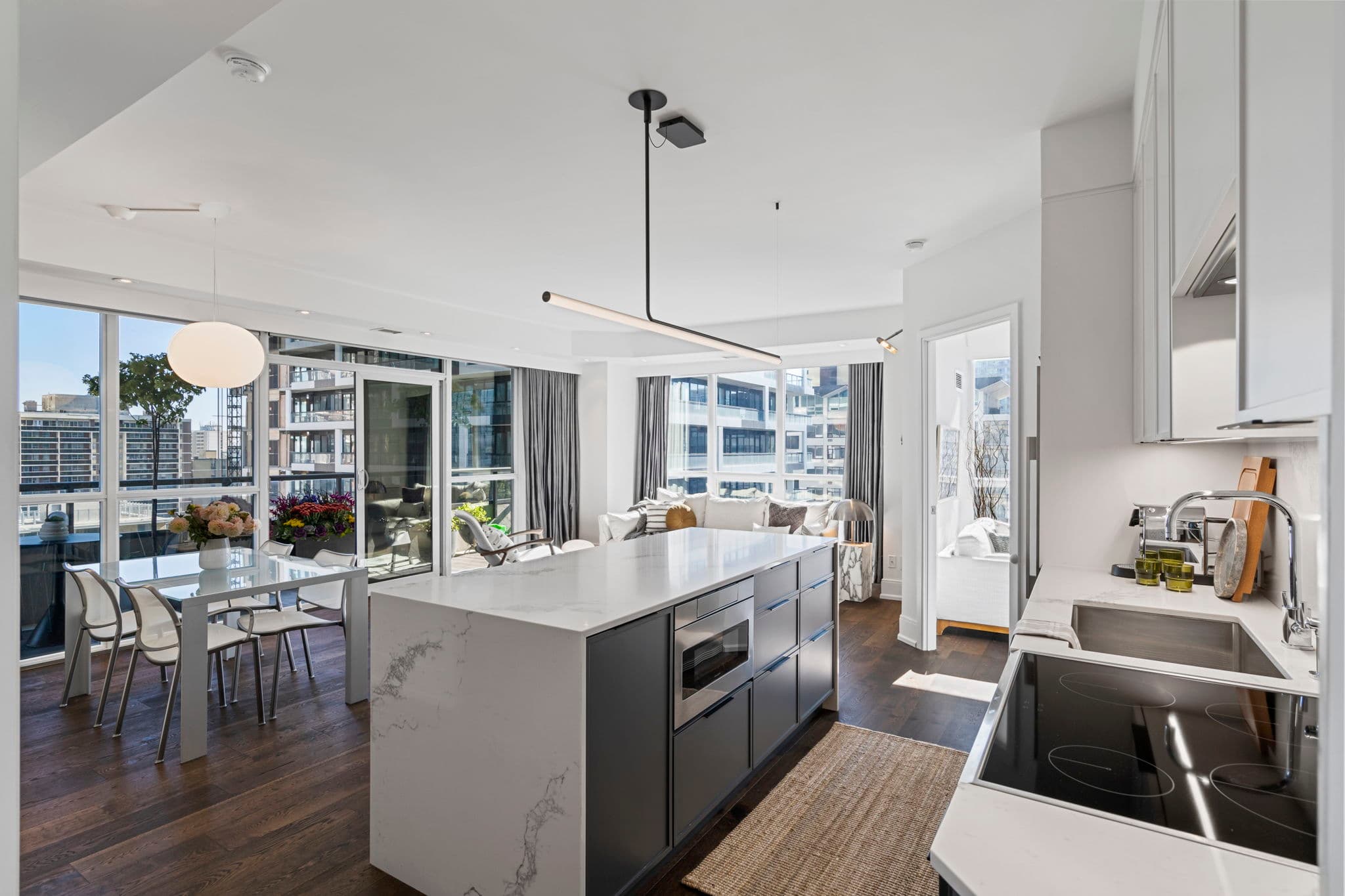 25 Broadway Ave Unit 1007 Toronto, ON M4P 1T7
