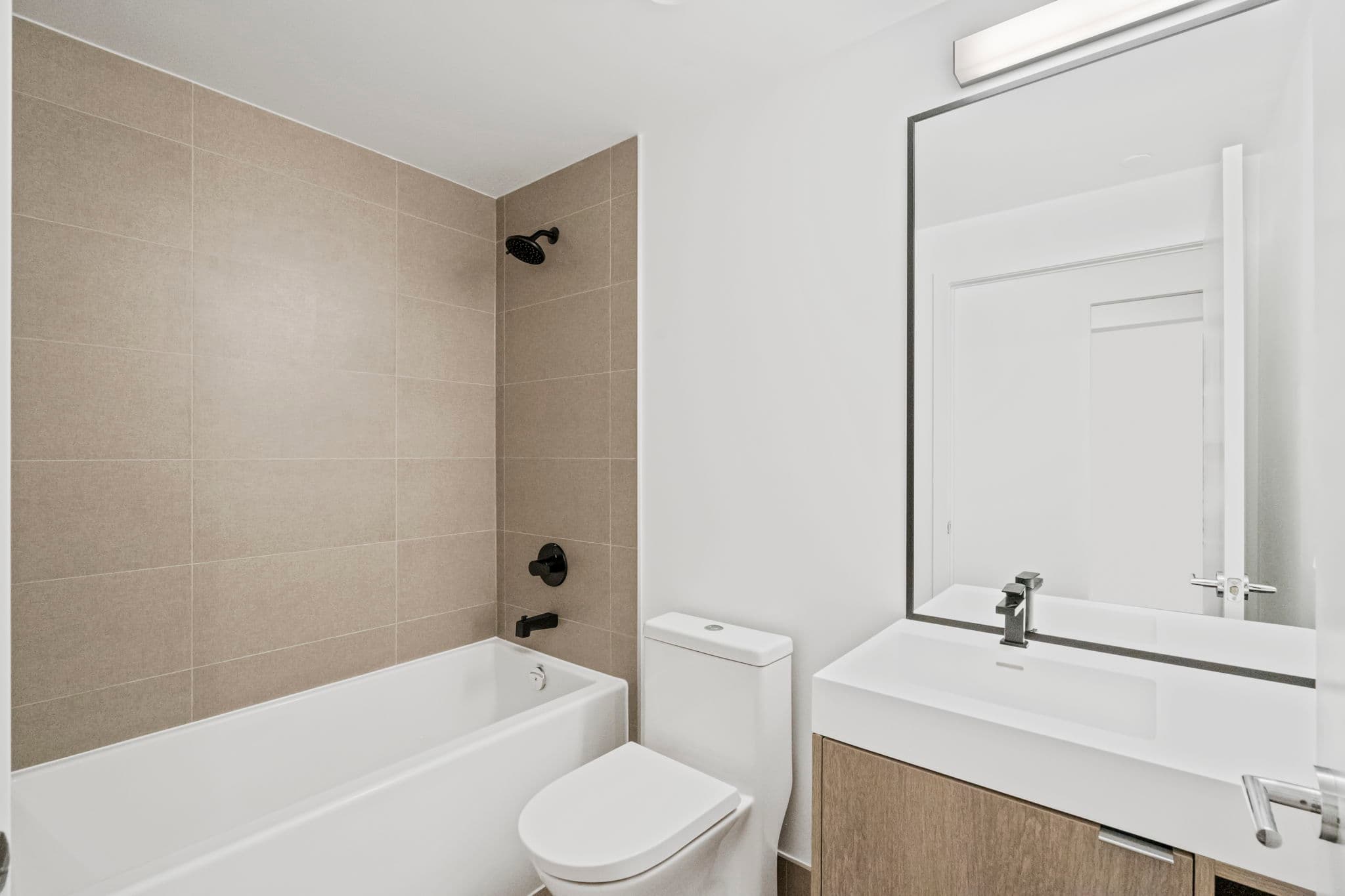 250 Lawrence Ave W Unit 212 Toronto, ON M5M 1B2