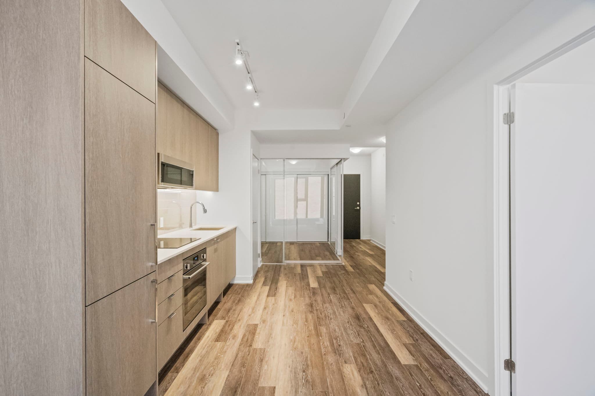 250 Lawrence Ave W Unit 212 Toronto, ON M5M 1B2