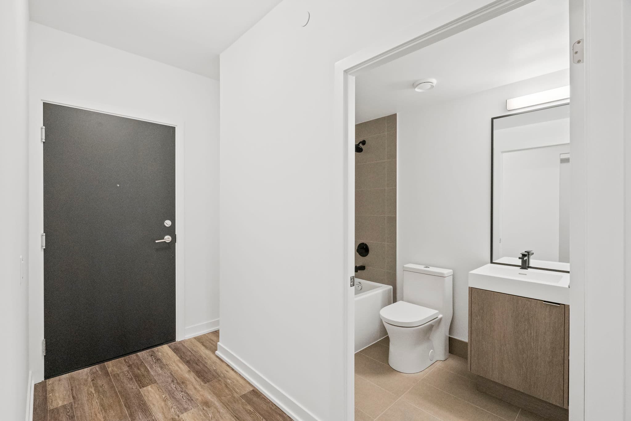250 Lawrence Ave W Unit 212 Toronto, ON M5M 1B2