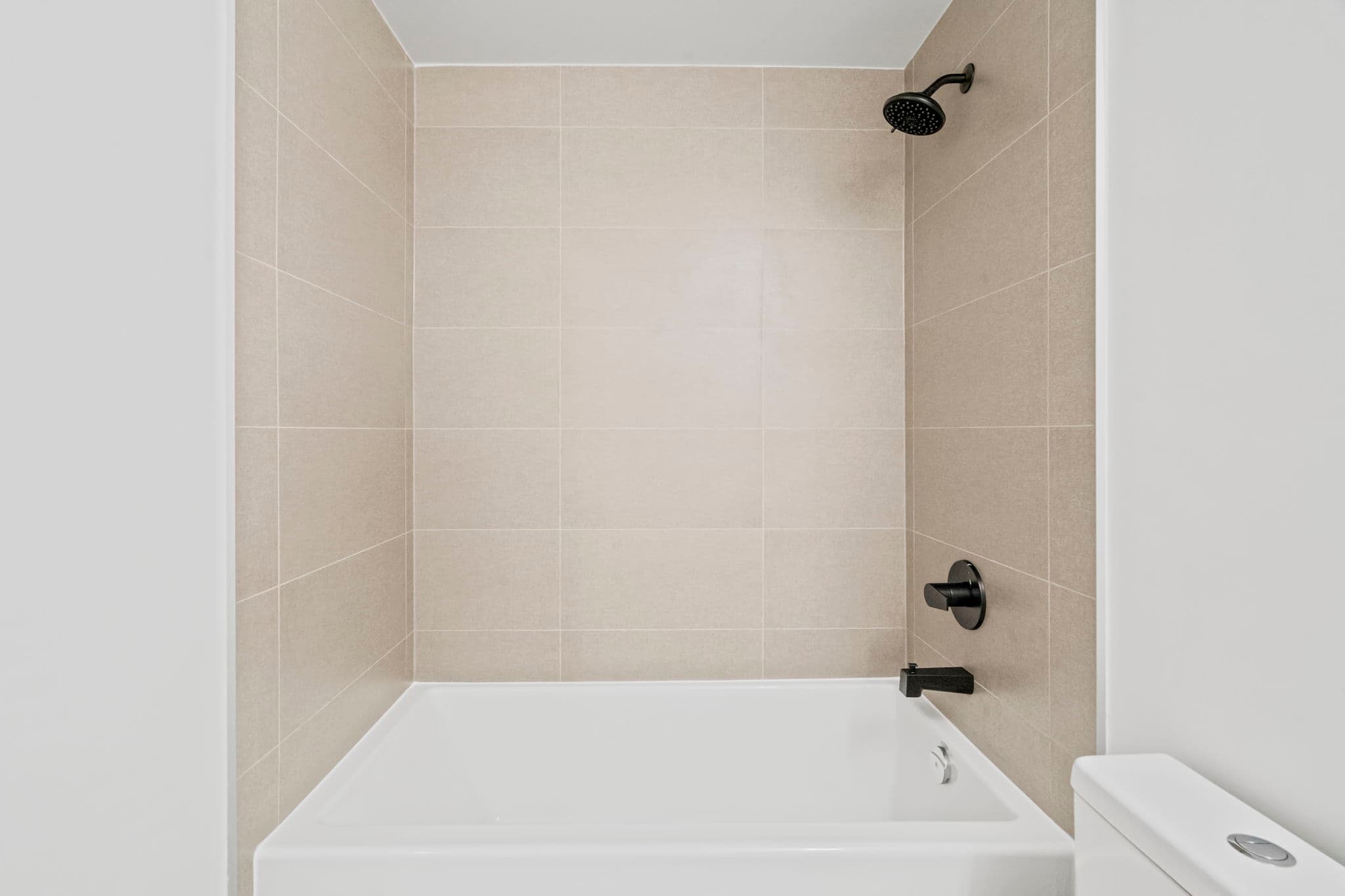 250 Lawrence Ave W Unit 212 Toronto, ON M5M 1B2
