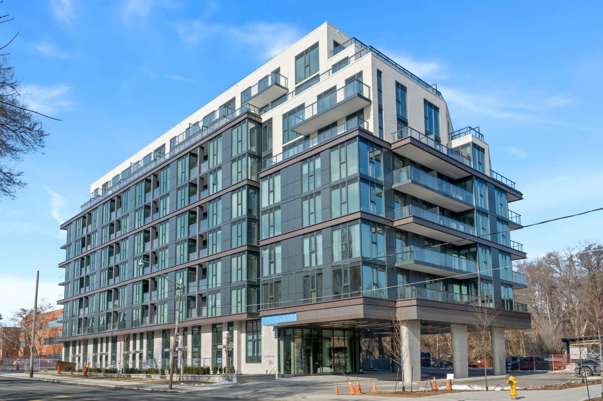 250 Lawrence Ave W Unit 212 Toronto, ON M5M 1B2