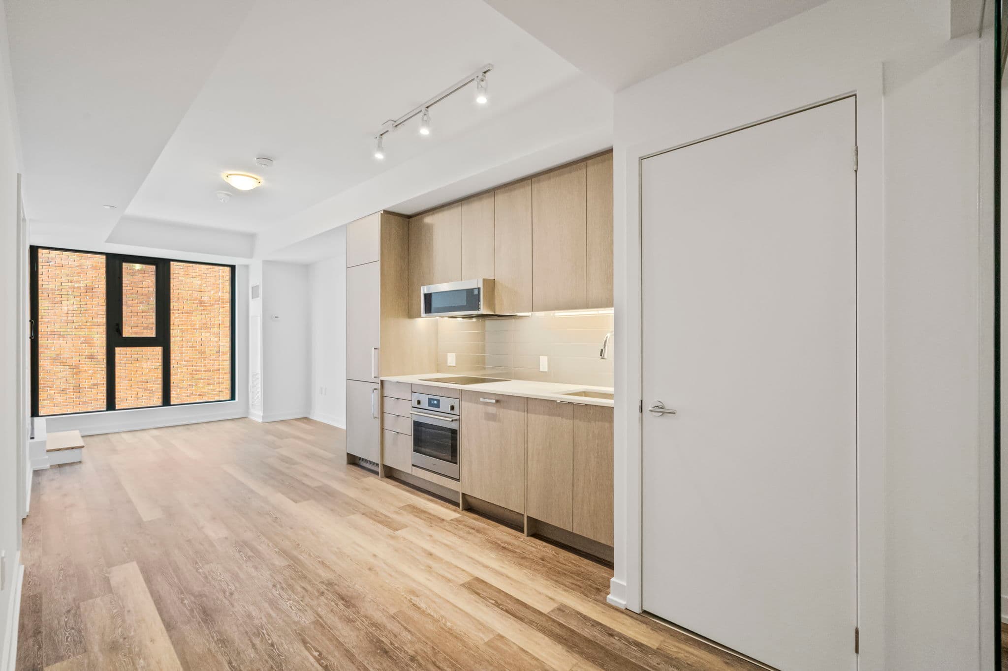 250 Lawrence Ave W Unit 212 Toronto, ON M5M 1B2