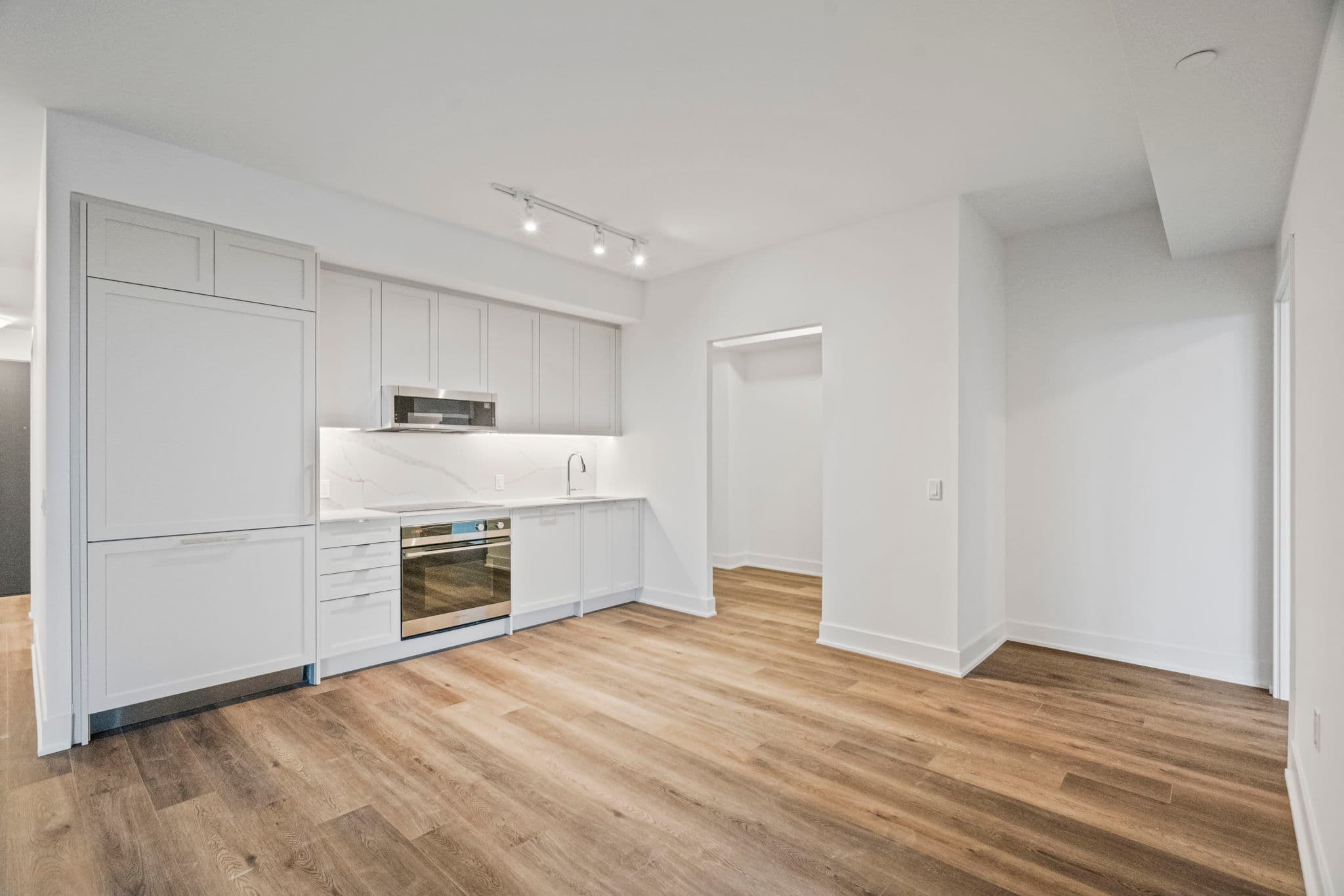 250 Lawrence Ave W Unit 801 Toronto, ON M5M 1B1