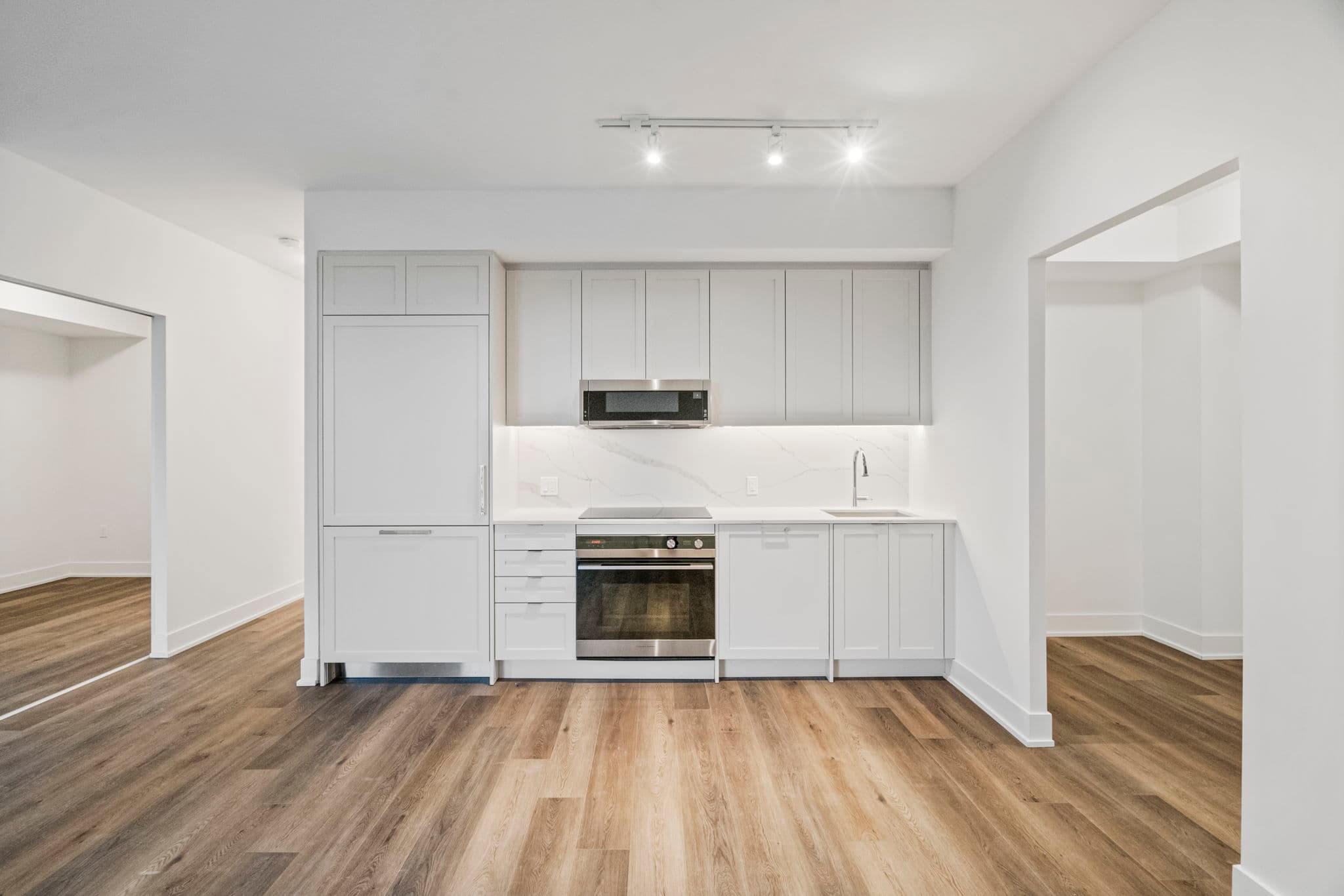 250 Lawrence Ave W Unit 801 Toronto, ON M5M 1B1