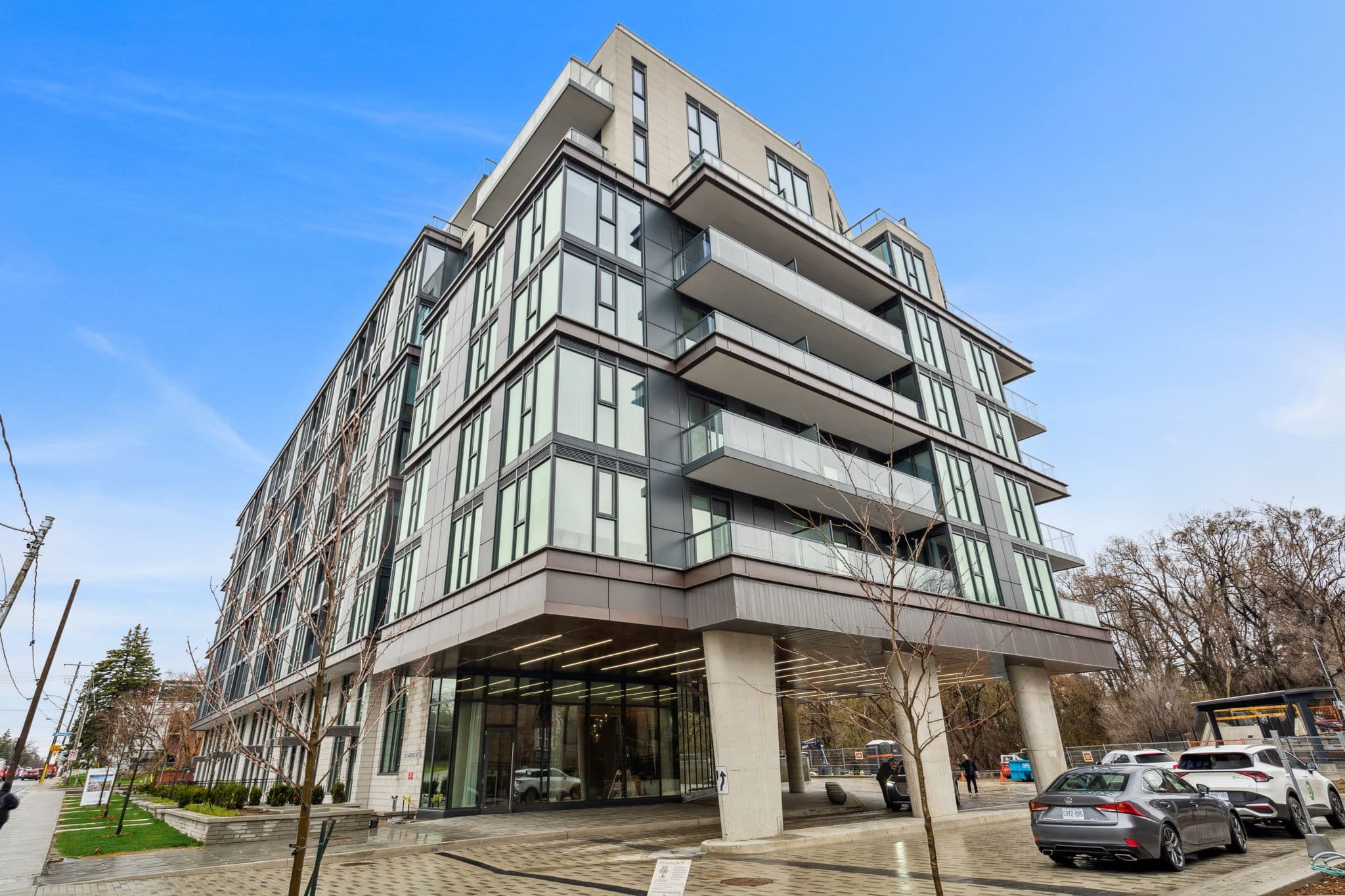 250 Lawrence Ave W Unit 906 Toronto, ON M5M 1B1