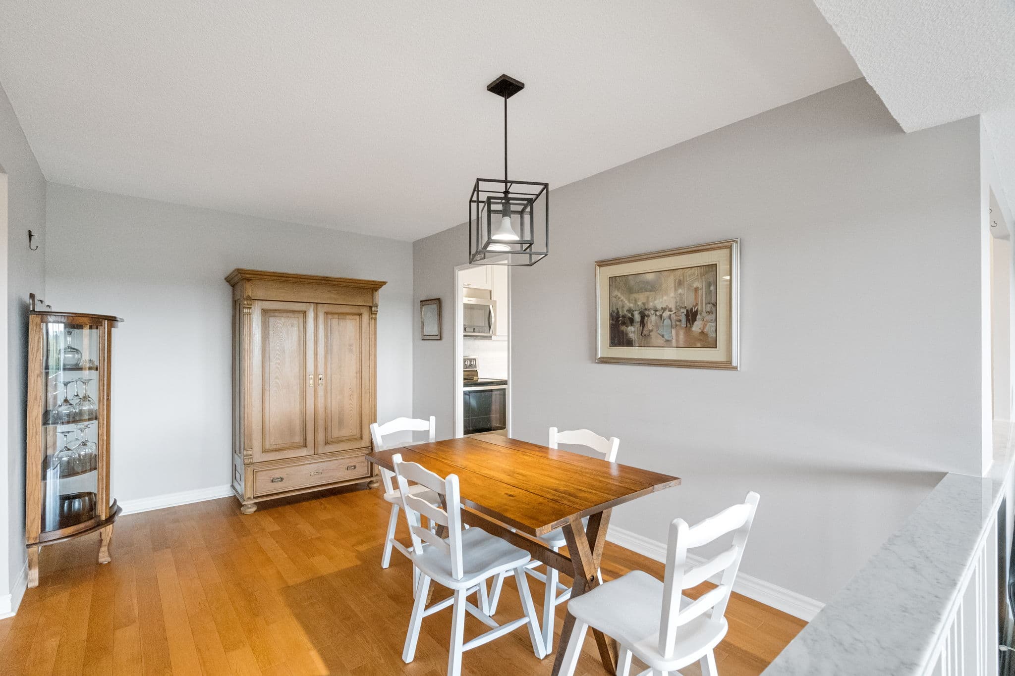 250 Scarlett Rd Unit 713 Toronto, ON M6N 4X5