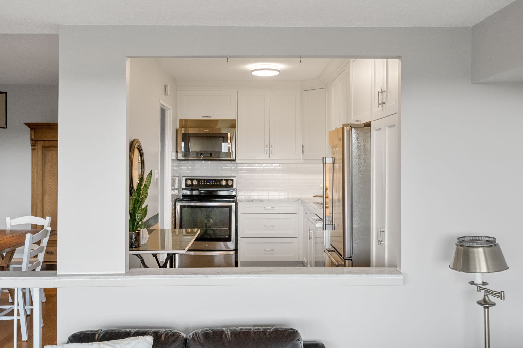 250 Scarlett Rd Unit 713 Toronto, ON M6N 4X5