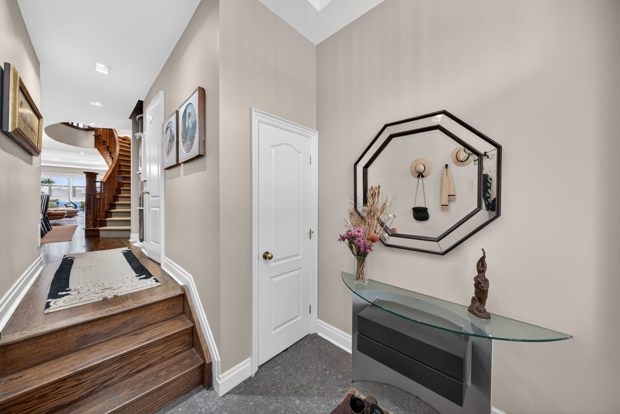 252 Spadina Rd Toronto, ON M5R 2V1
