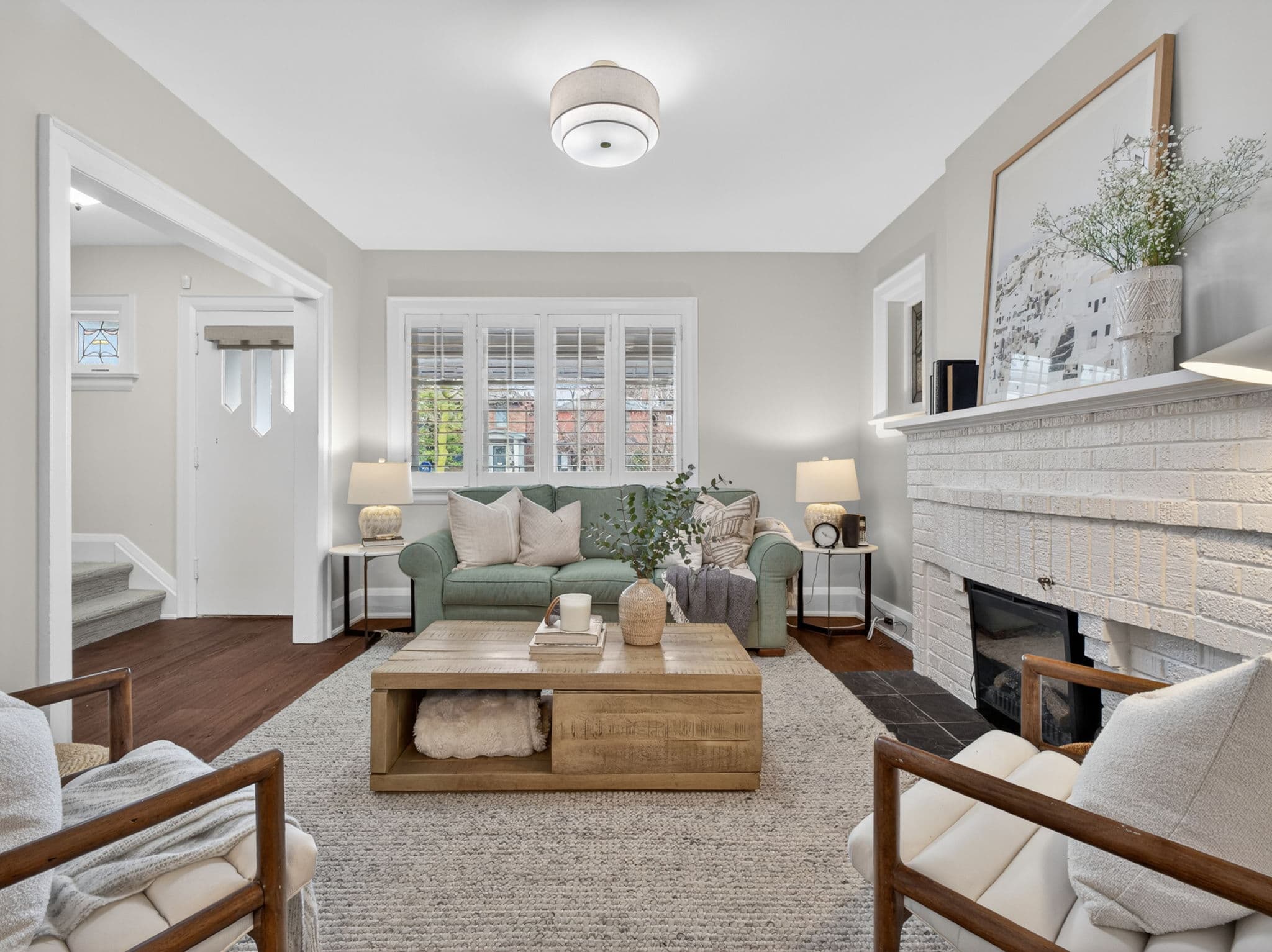 253 Briar Hill Ave Toronto, ON M4R 1J2
