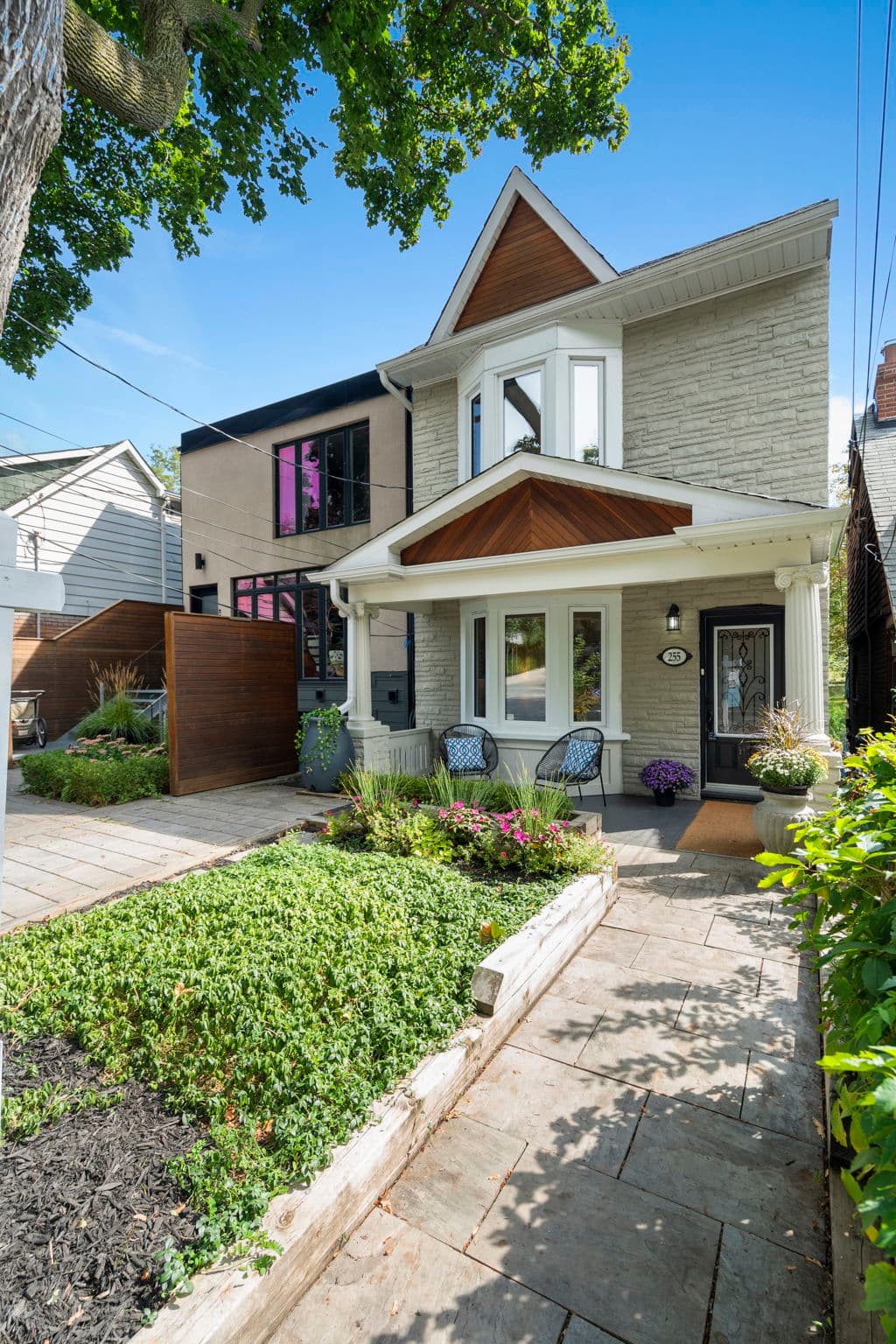 255 Eastwood Rd Toronto, ON M4L 2E2