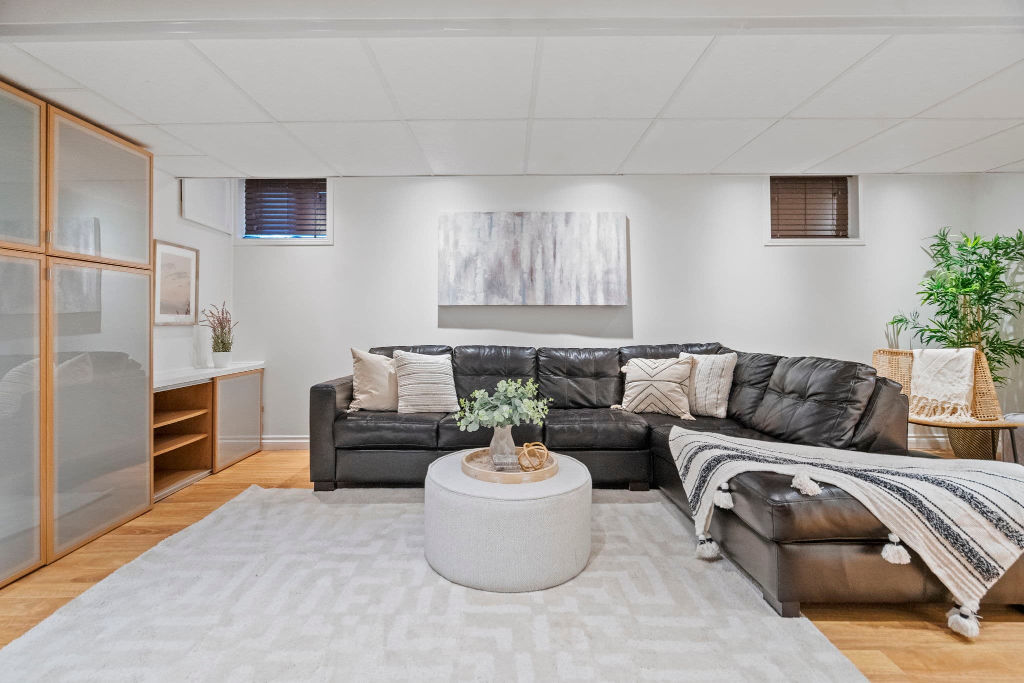 255 Eastwood Rd Toronto, ON M4L 2E2