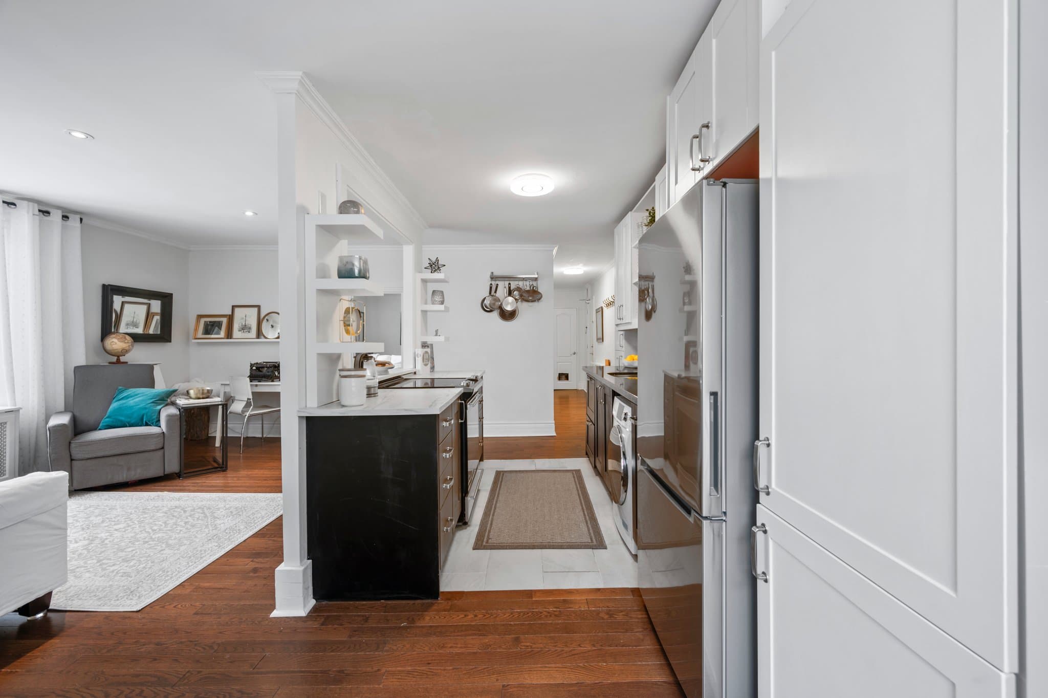 2550 Bathurst St Unit 206 Toronto, ON M6B 2Z2