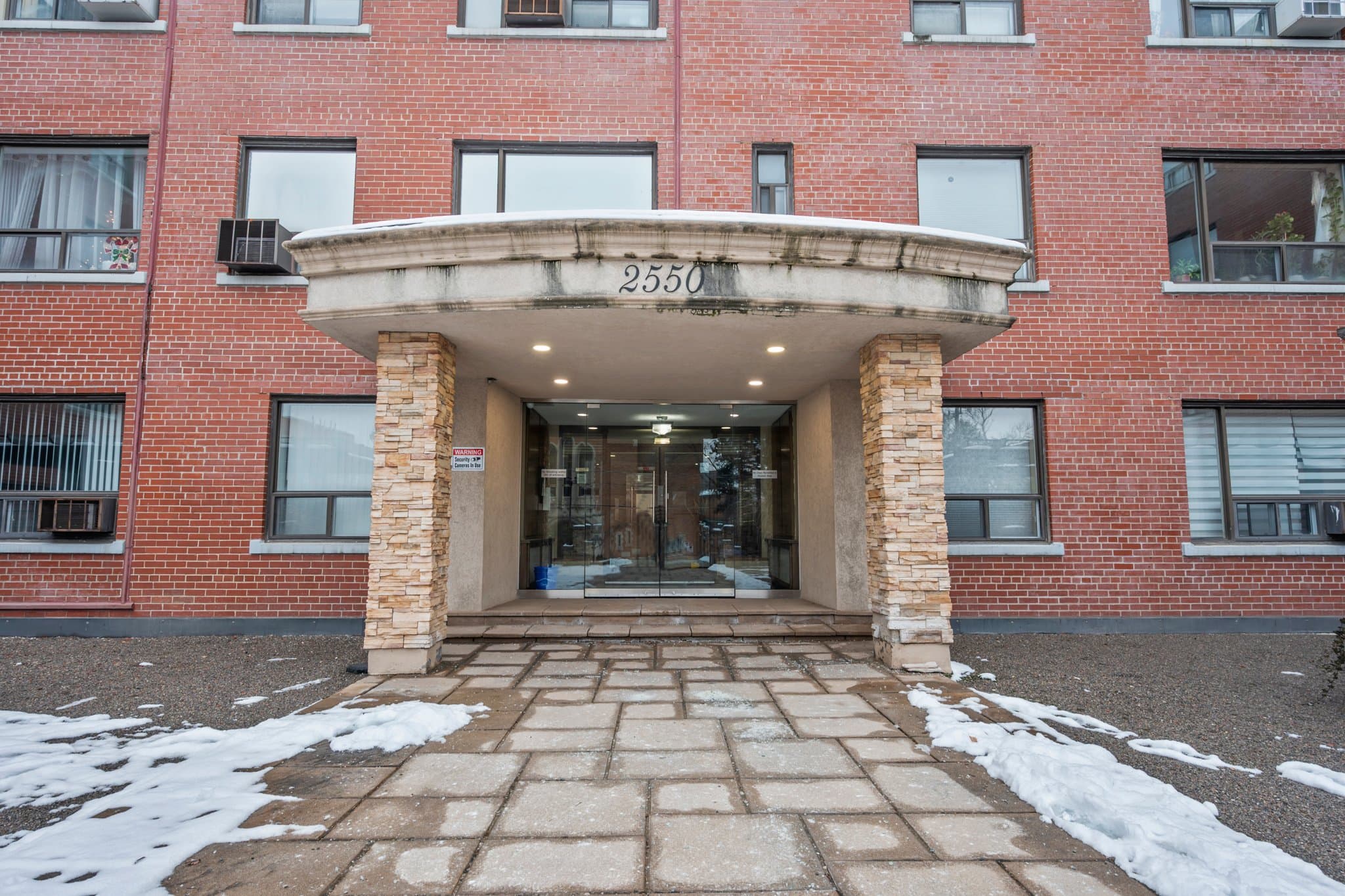 2550 Bathurst St Unit 206 Toronto, ON M6B 2Z2