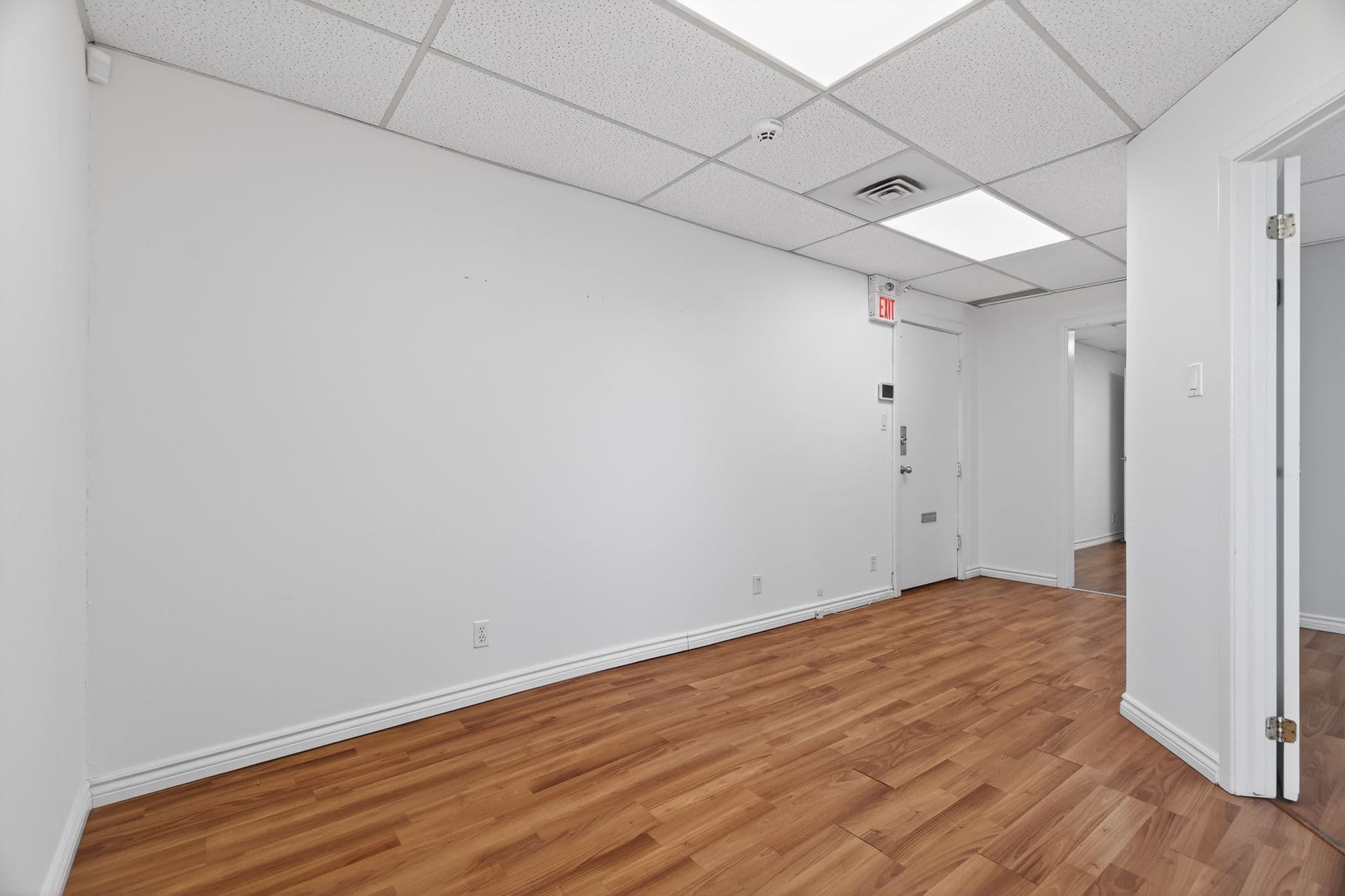 260 Church St Oakville, ON L6J 1N6
