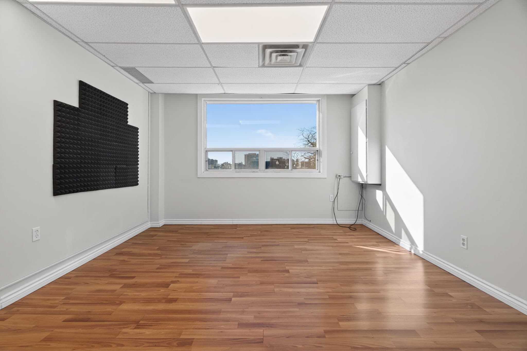 260 Church St Oakville, ON L6J 1N6
