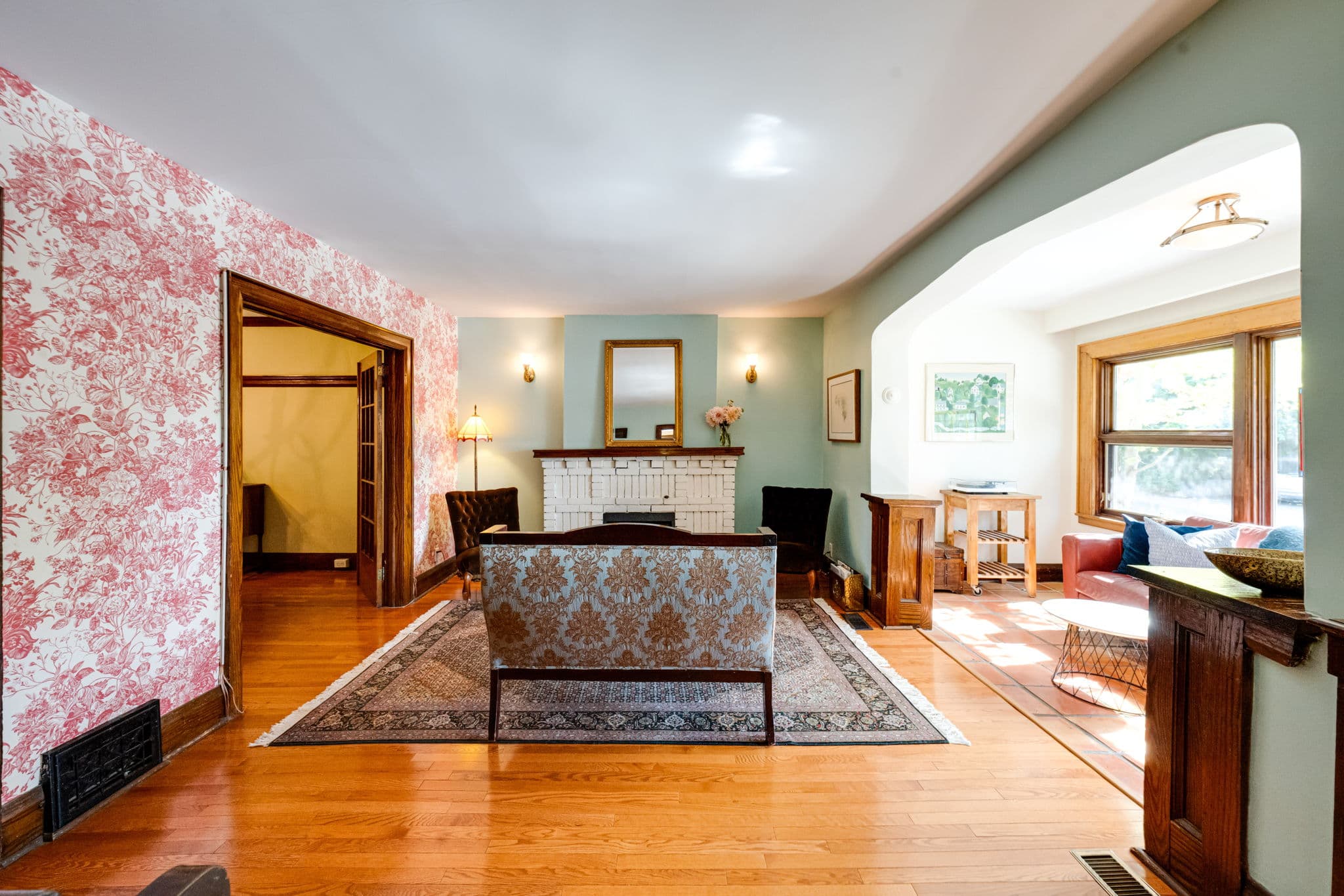 264 Benson Ave Toronto, ON M6G 2J8
