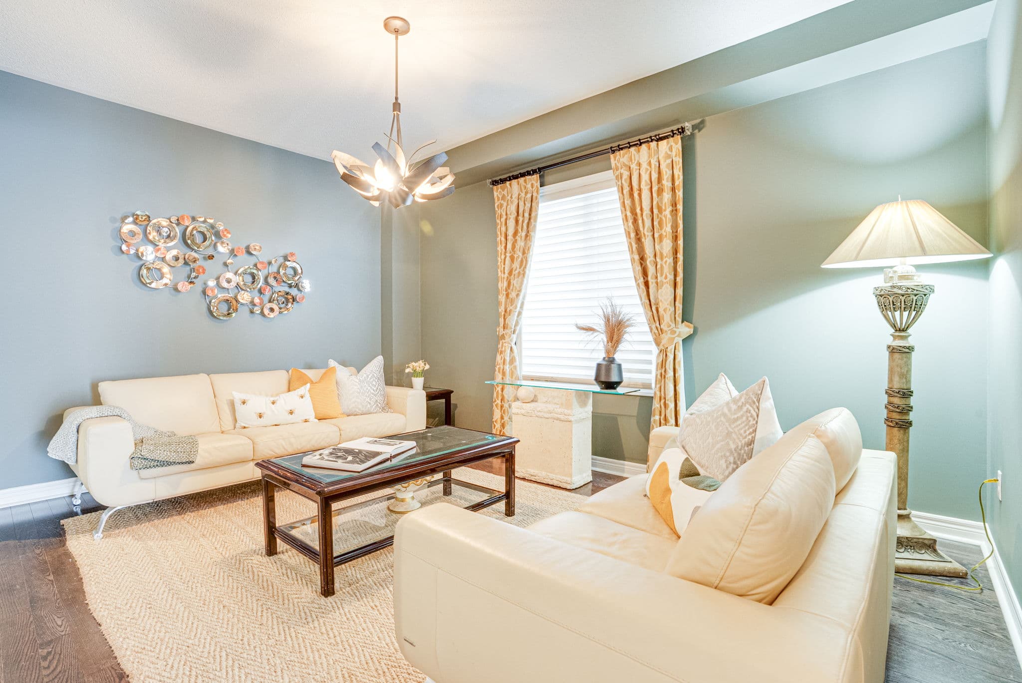 264 Thornhill Woods Dr Vaughan, ON L4J 8V5