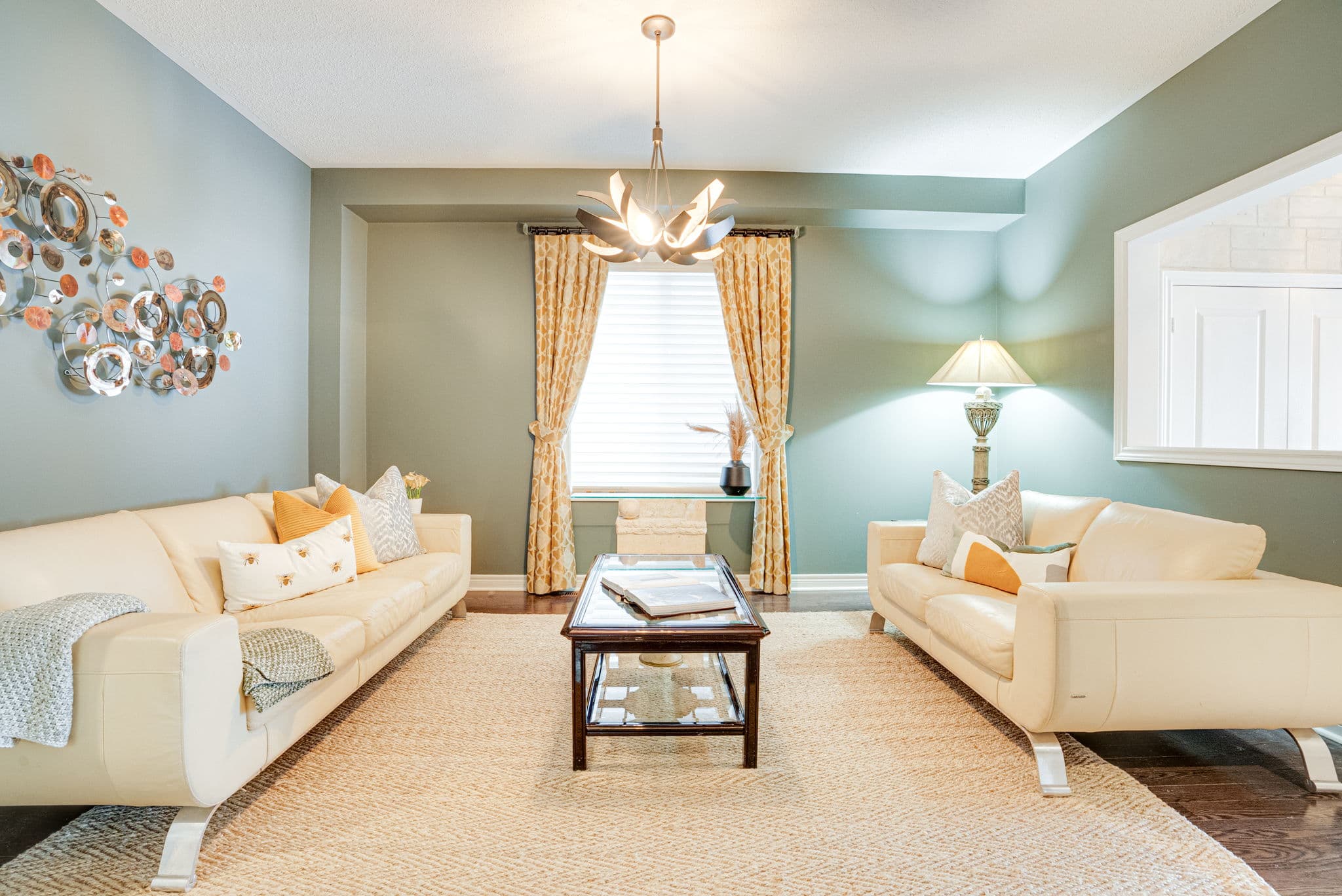 264 Thornhill Woods Dr Vaughan, ON L4J 8V5