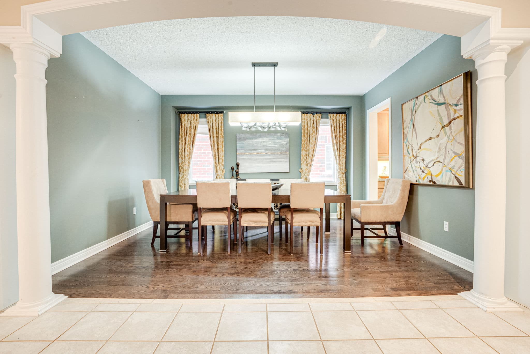 264 Thornhill Woods Dr Vaughan, ON L4J 8V5