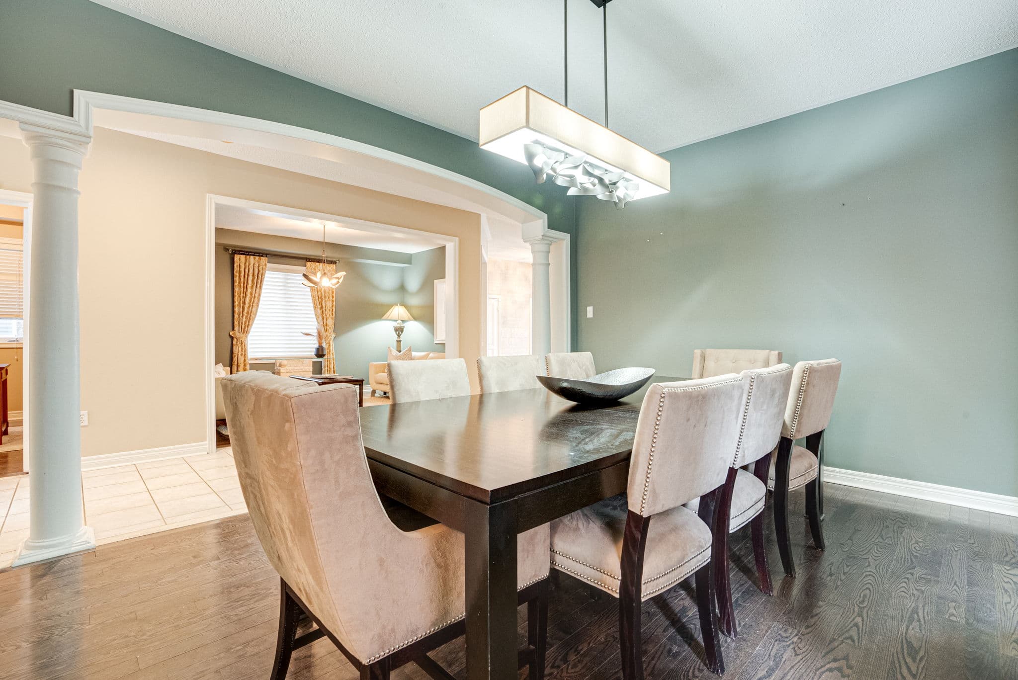 264 Thornhill Woods Dr Vaughan, ON L4J 8V5