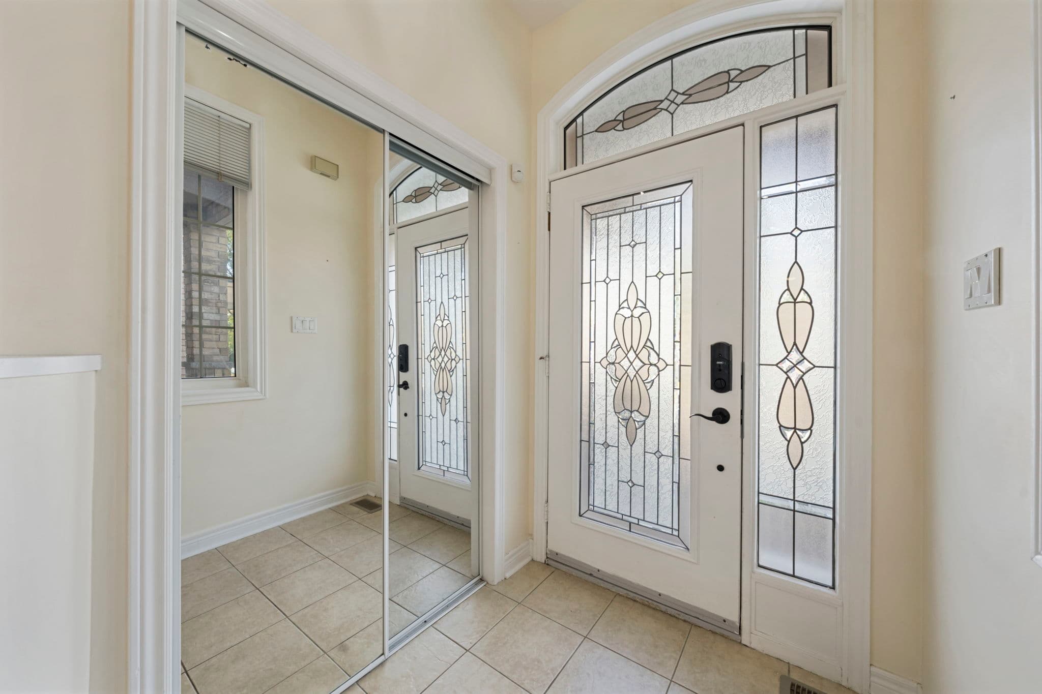 27 Balsamwood Rd Vaughan, ON L4J 9E2