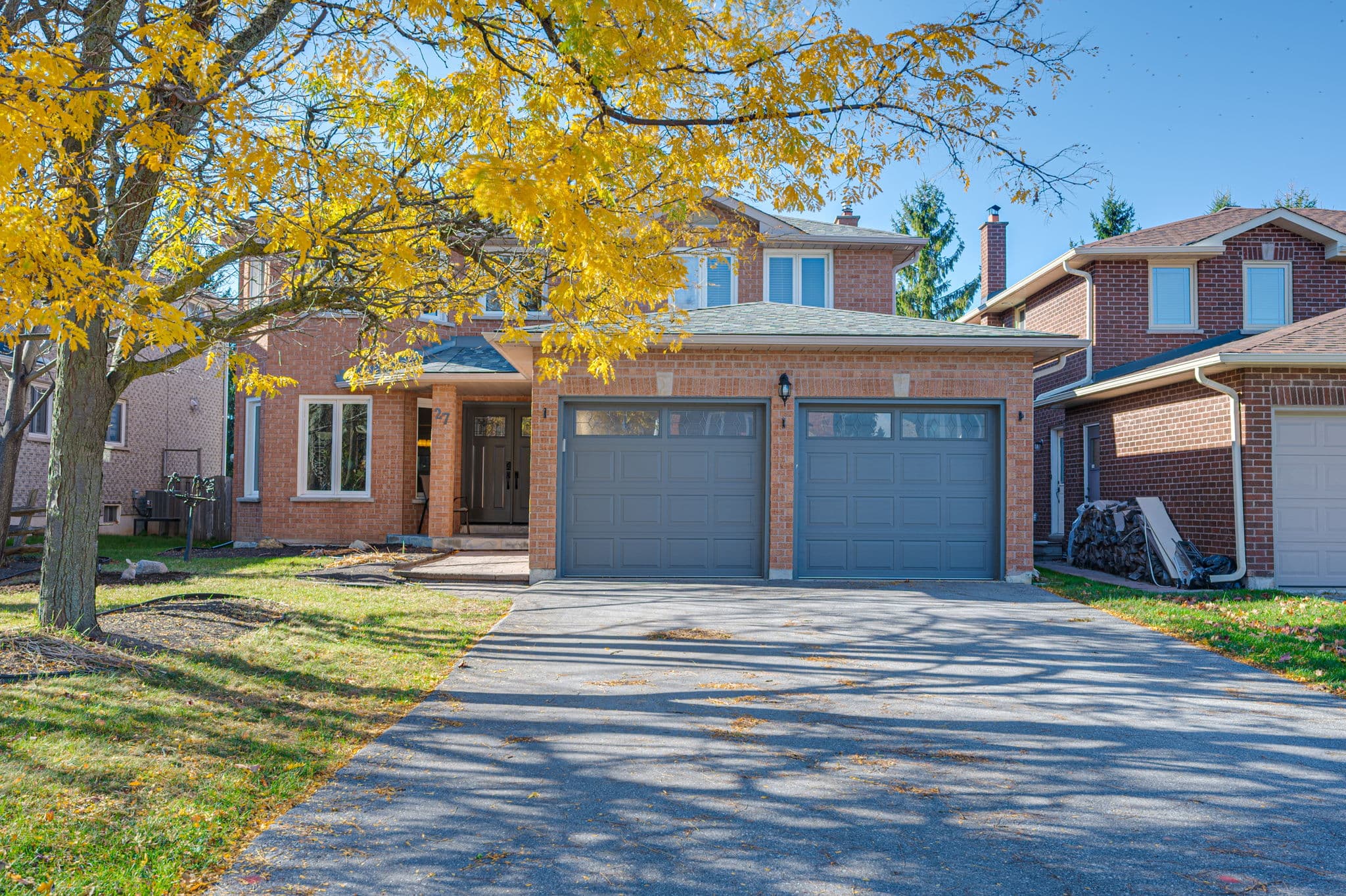 27 Doris Crescent Newmarket, ON L3Y