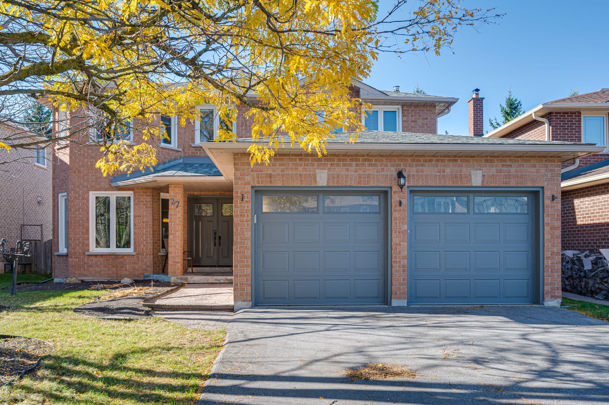 27 Doris Crescent Newmarket, ON L3Y