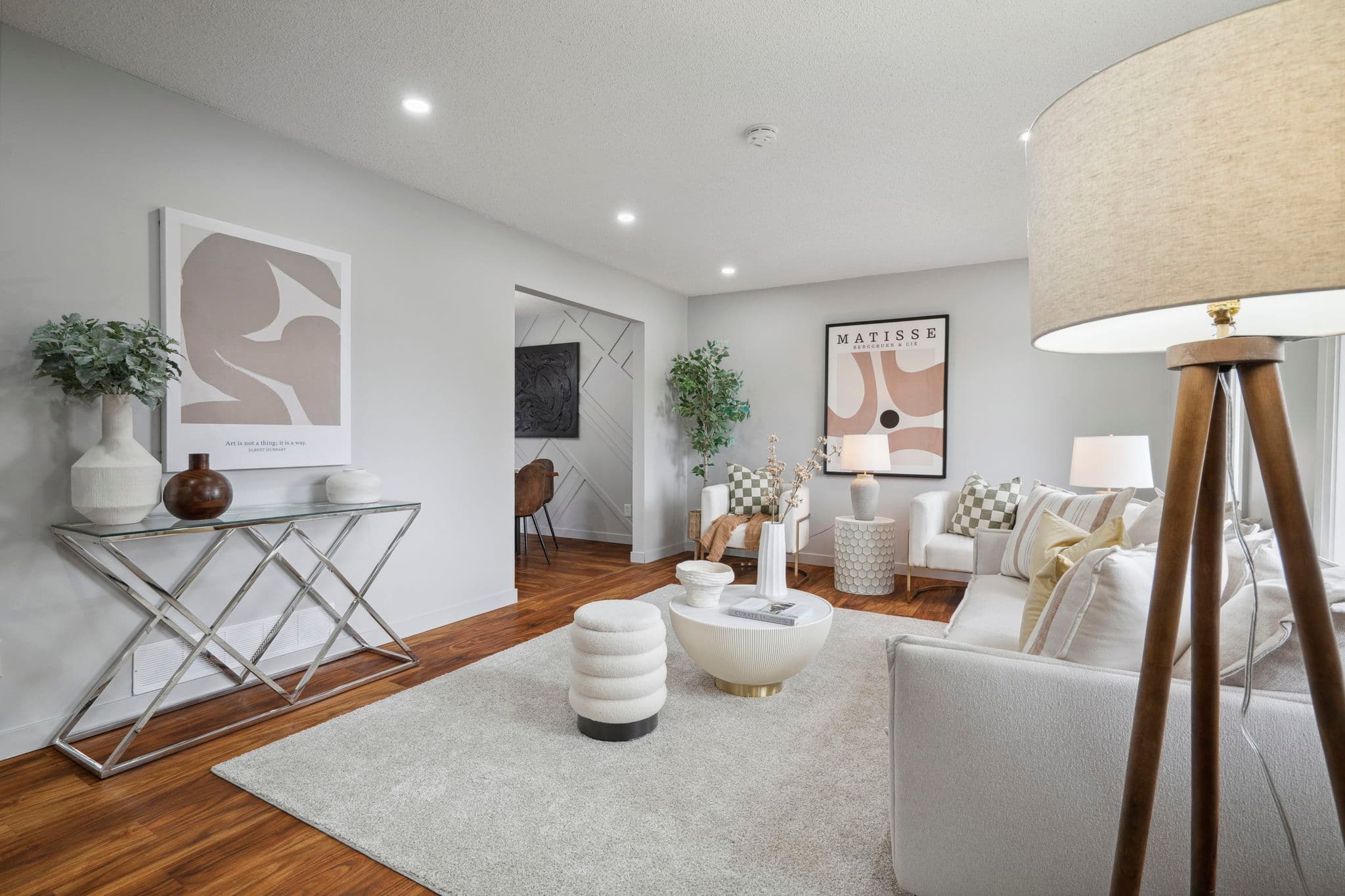 27 Evaleigh Ct Whitby, ON L1N 8N4