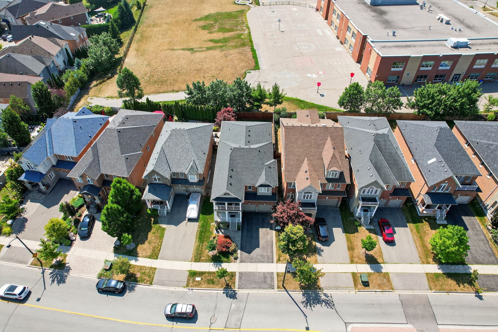 271 Autumn Hill Blvd Vaughan, ON L4J 8Y4