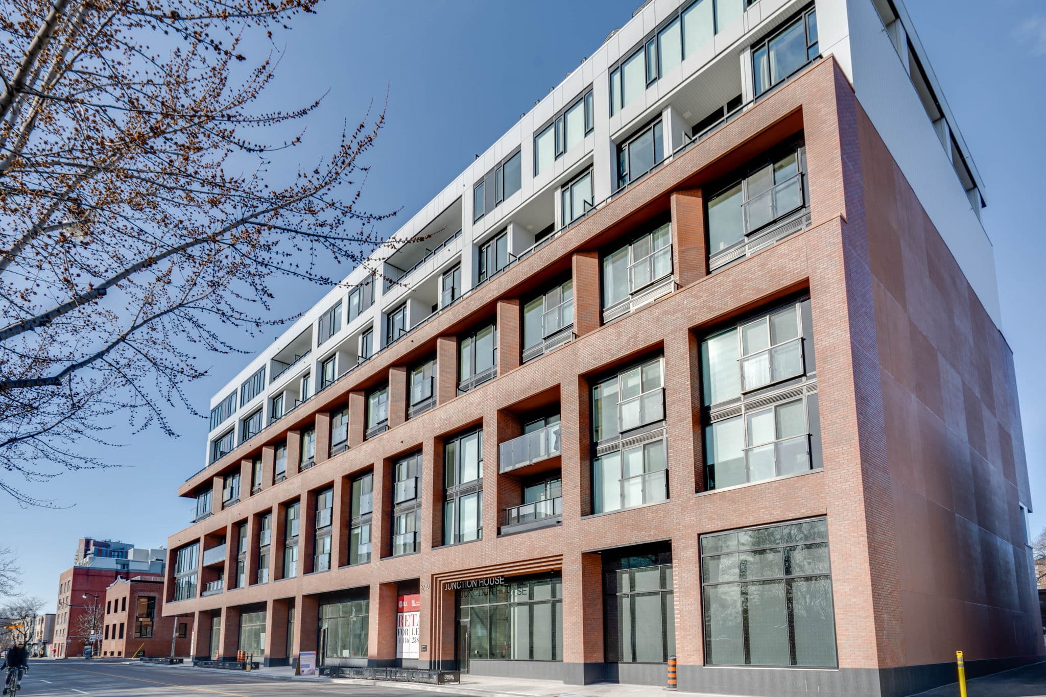 2720 Dundas St W 401 Toronto, ON M6P 0C3