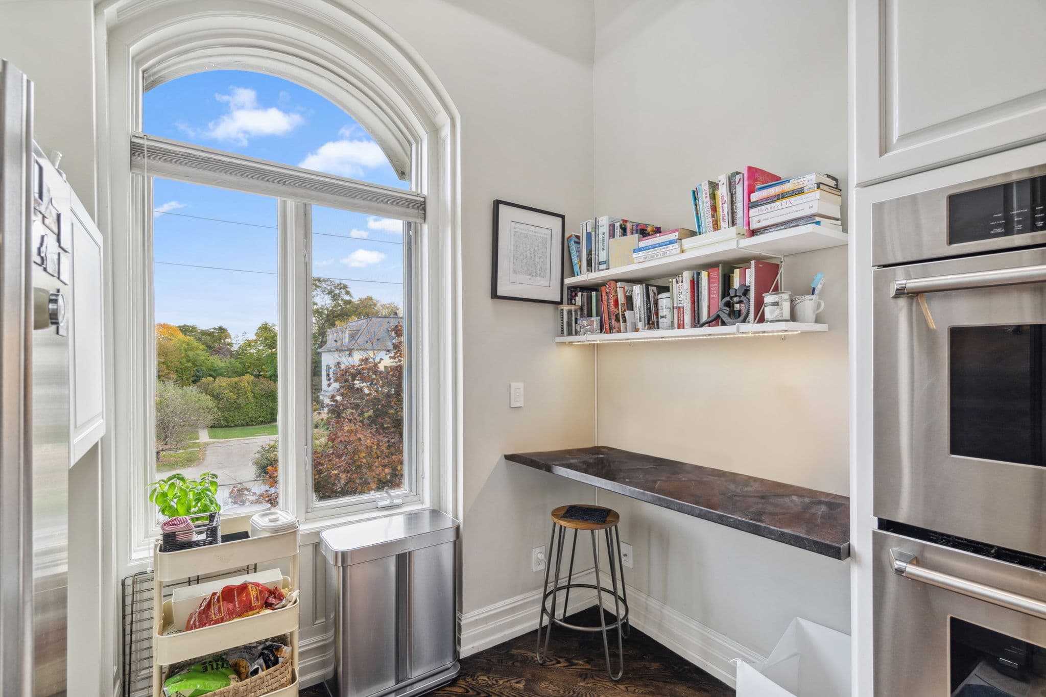 276 Spadina Rd Unit 4 Toronto, ON M5R 2V4