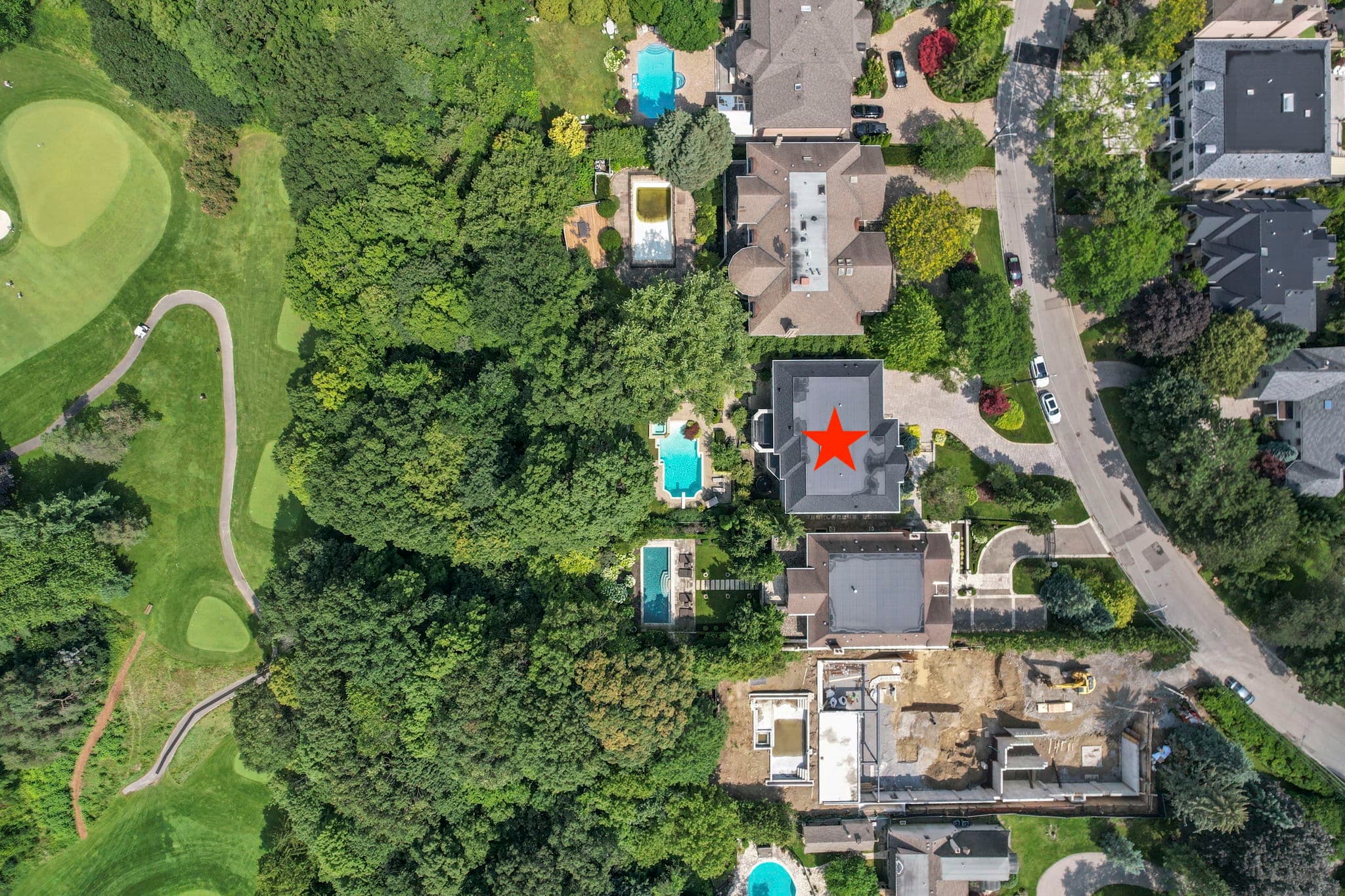 28 Arjay Crescent Toronto, ON M2L 1C7