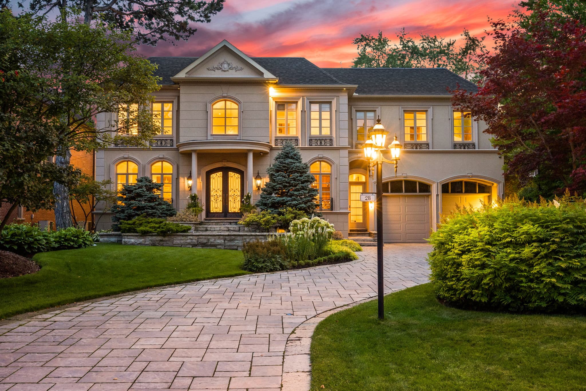 28 Arjay Crescent Toronto, ON M2L 1C7