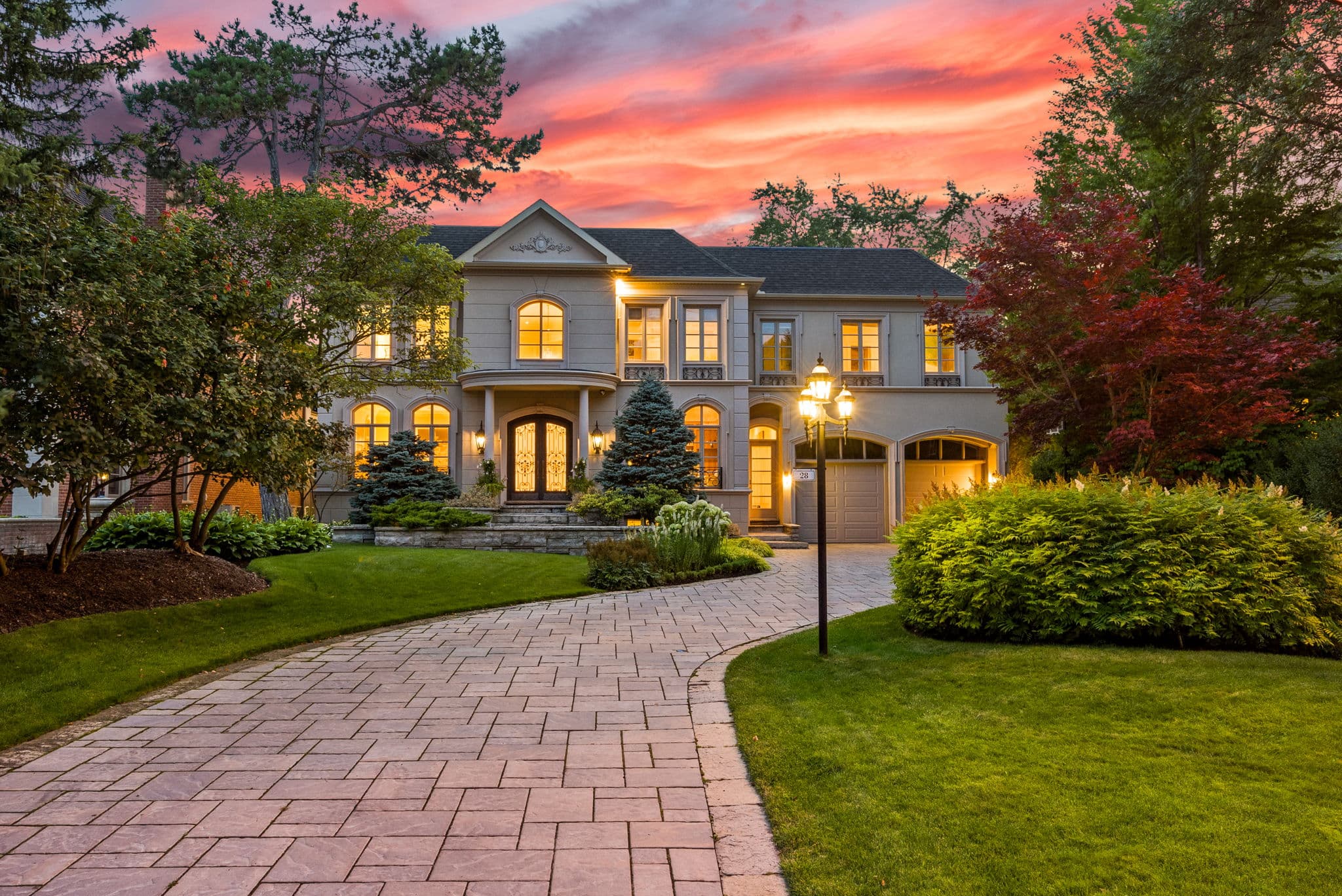 28 Arjay Crescent Toronto, ON M2L 1C7