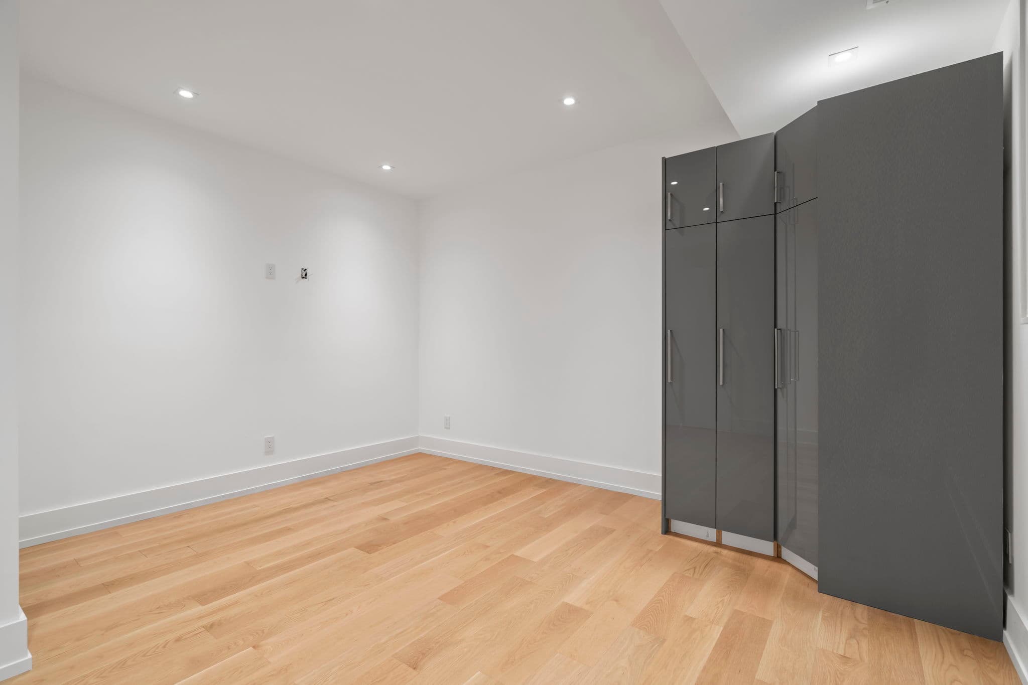 28 Brian Cliff Dr Toronto, ON M3B 2G2