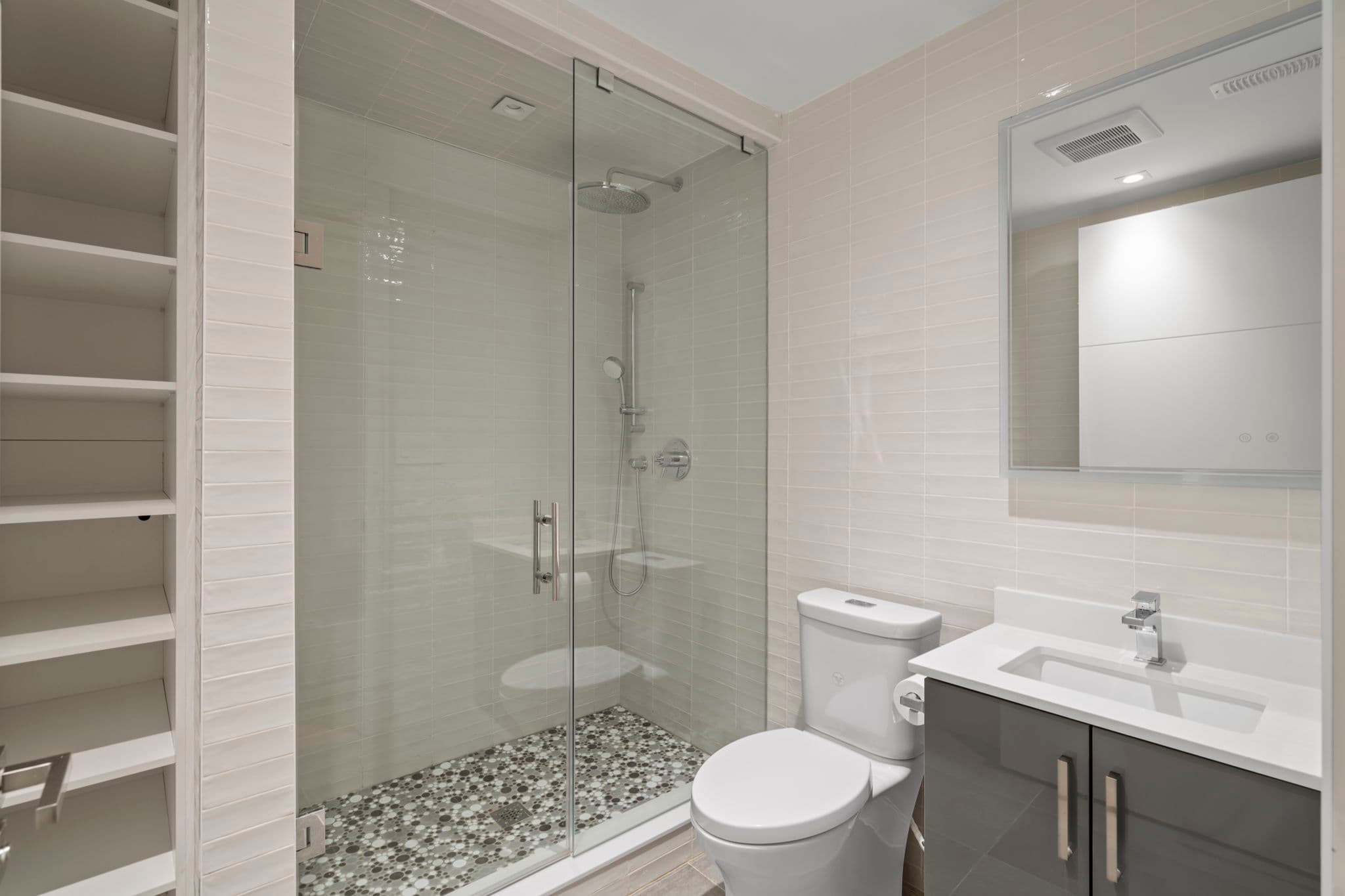 28 Brian Cliff Dr Toronto, ON M3B 2G2