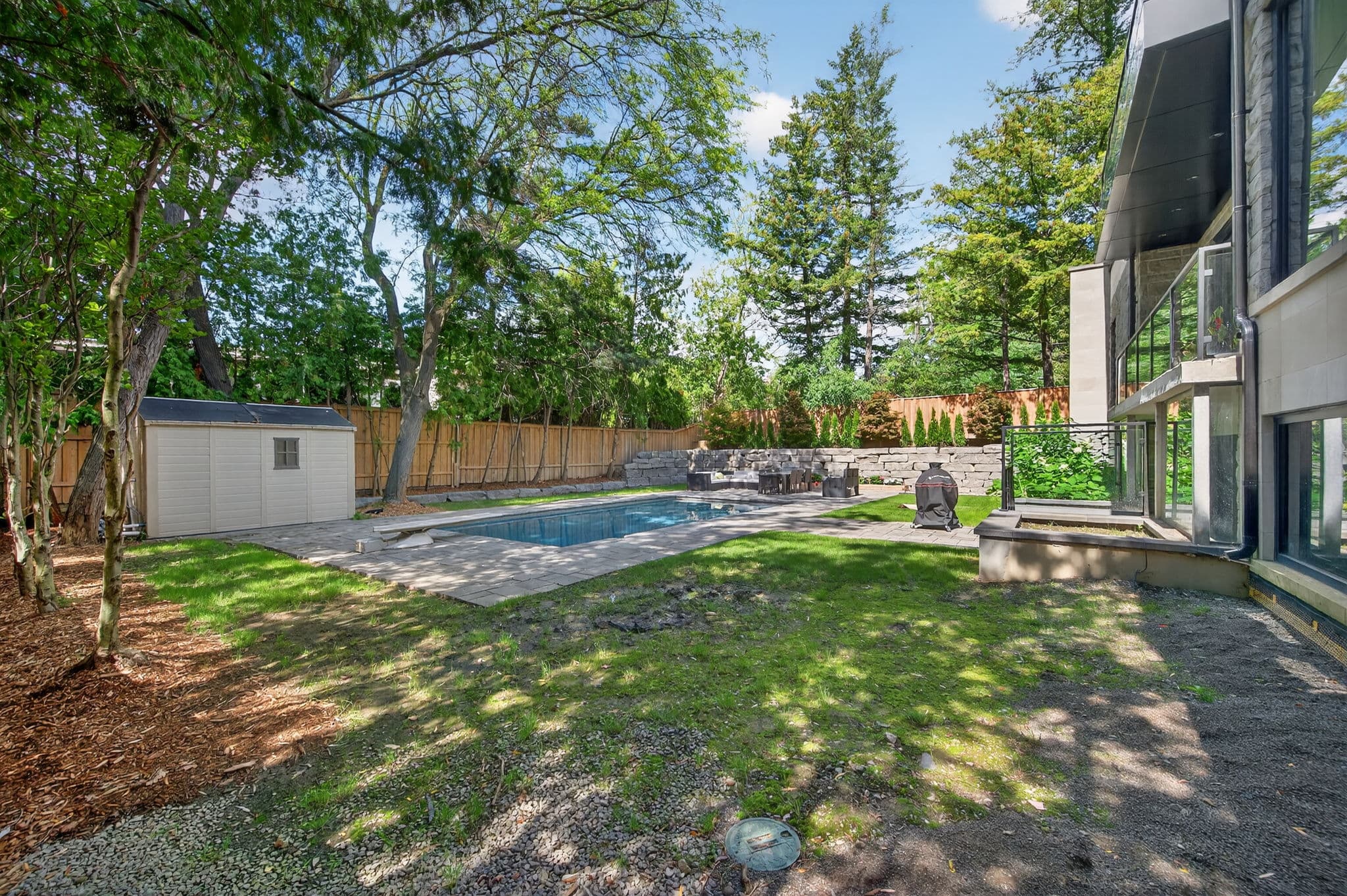 28 Brian Cliff Dr Toronto, ON M3B 2G2