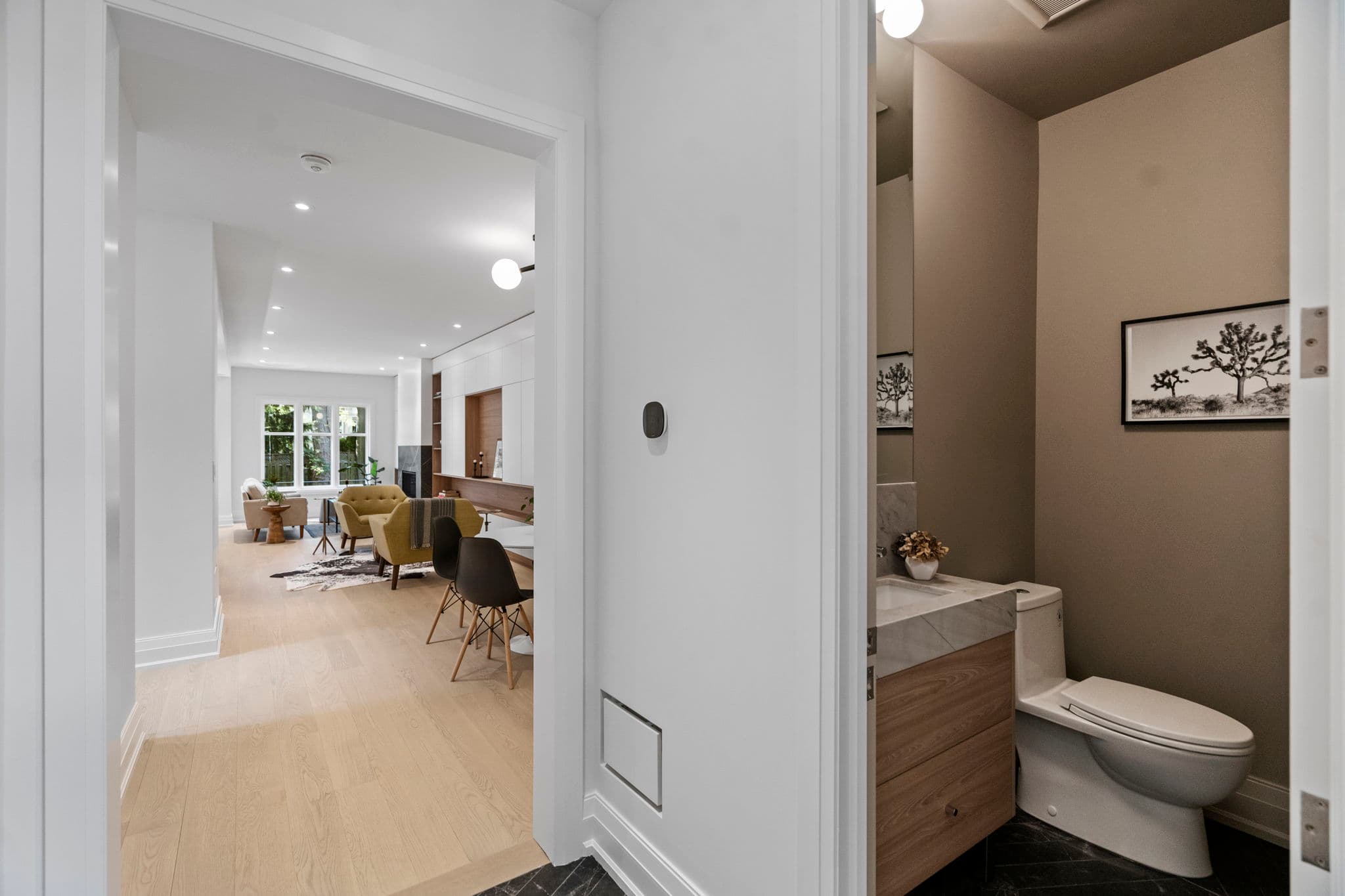 28 Durban Rd Toronto, ON M8Z 4B3