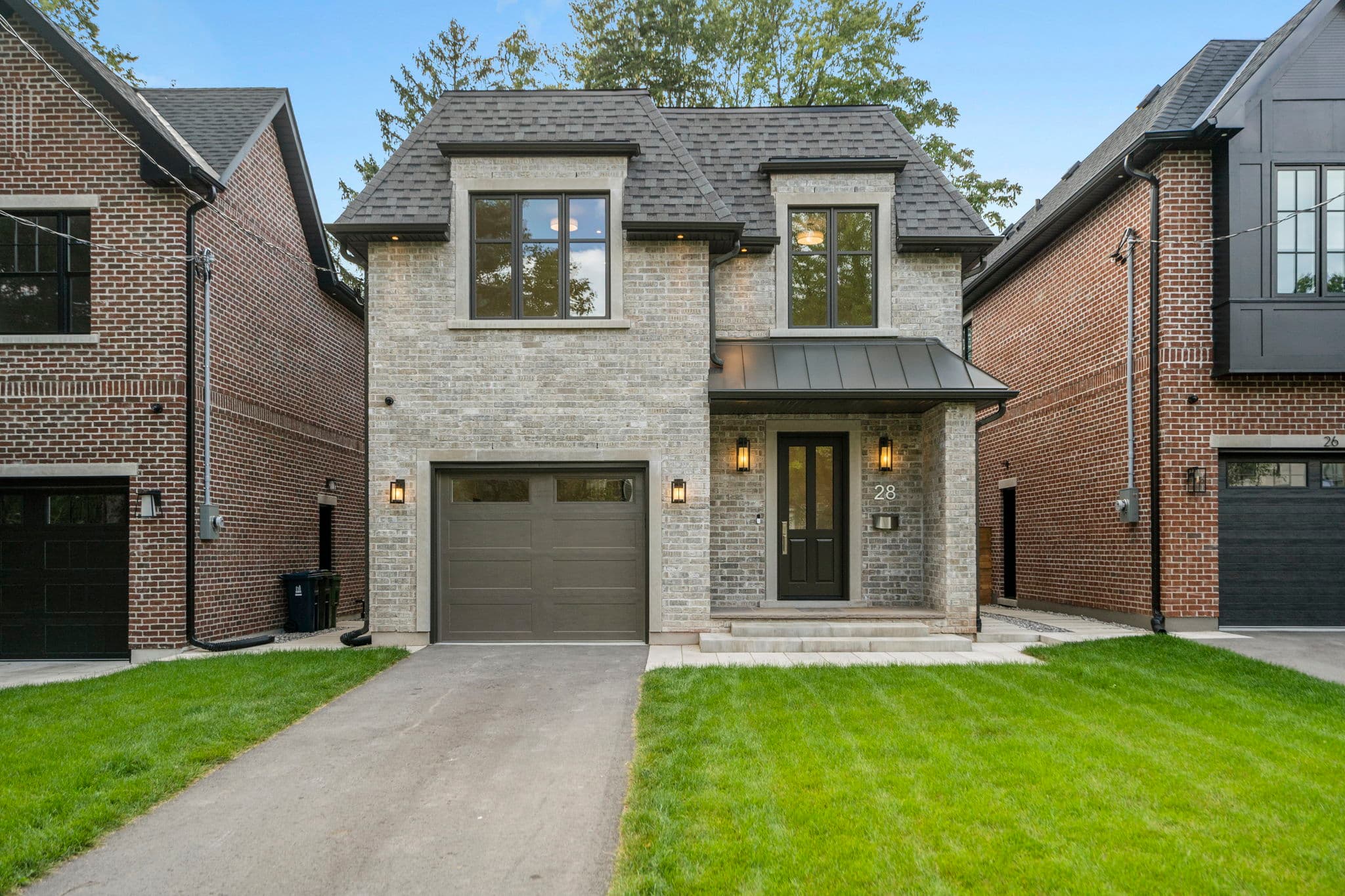 28 Durban Rd Toronto, ON M8Z 4B3