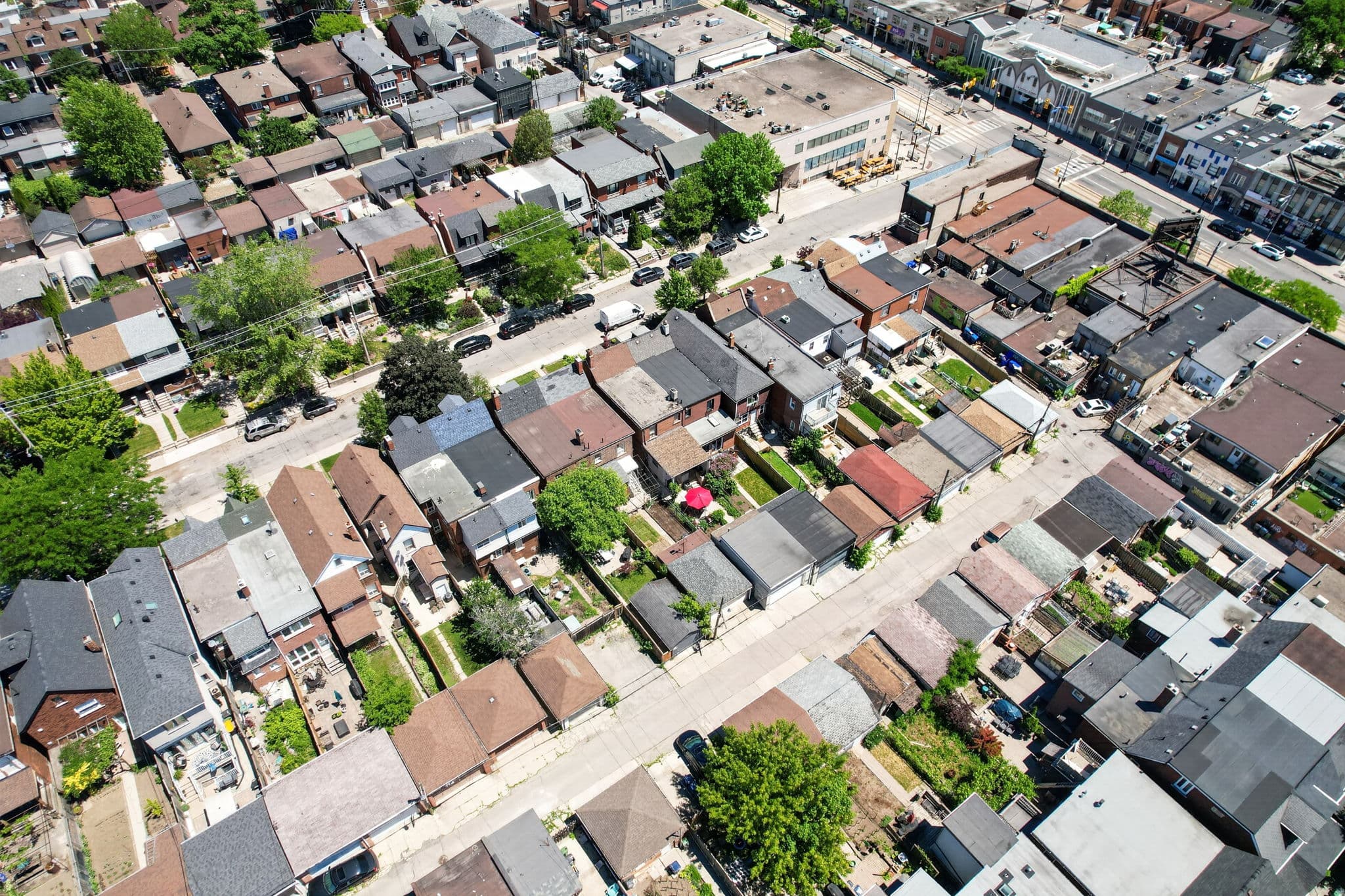 26 Earlscourt Ave Toronto, ON M6E 4A6