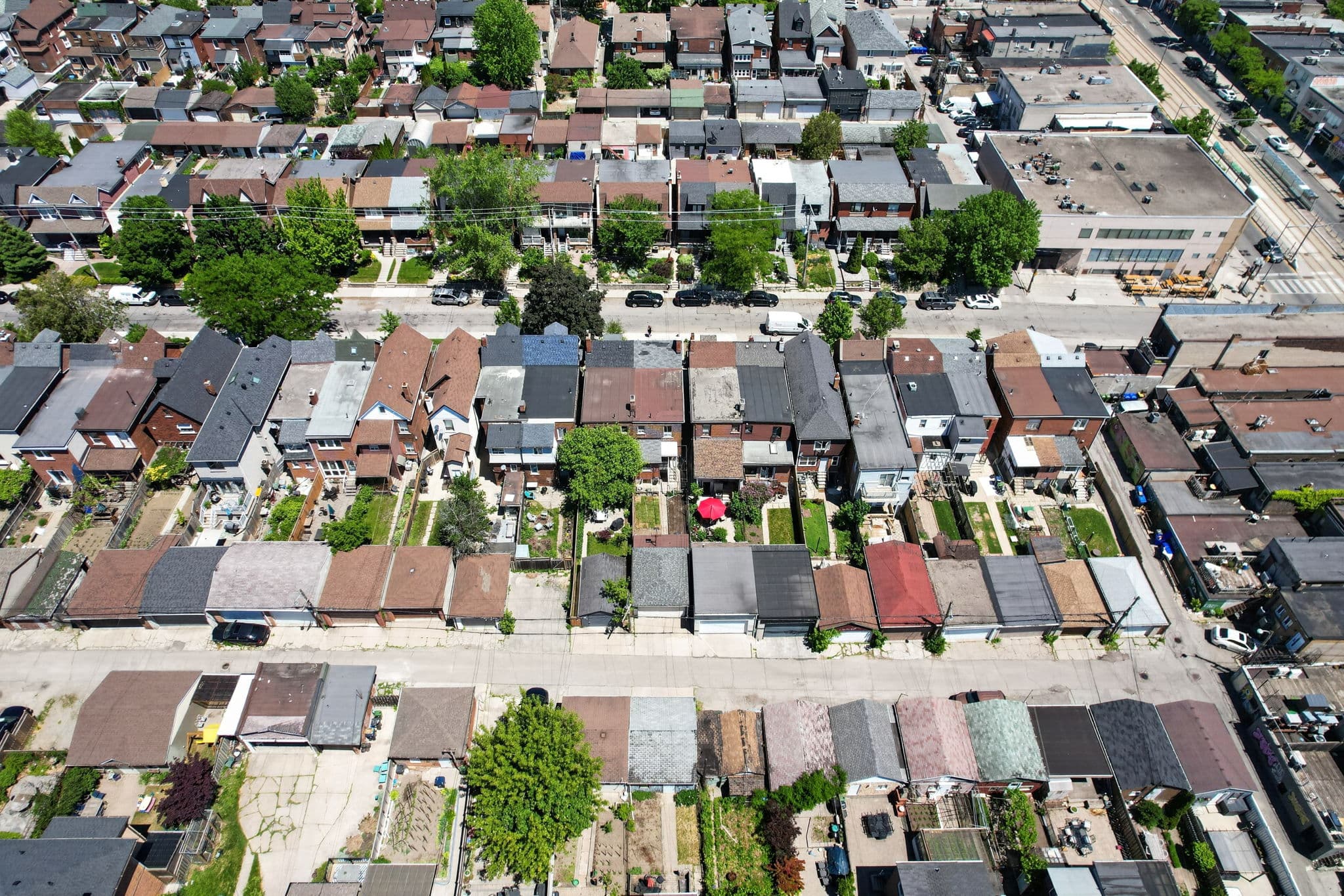 26 Earlscourt Ave Toronto, ON M6E 4A6