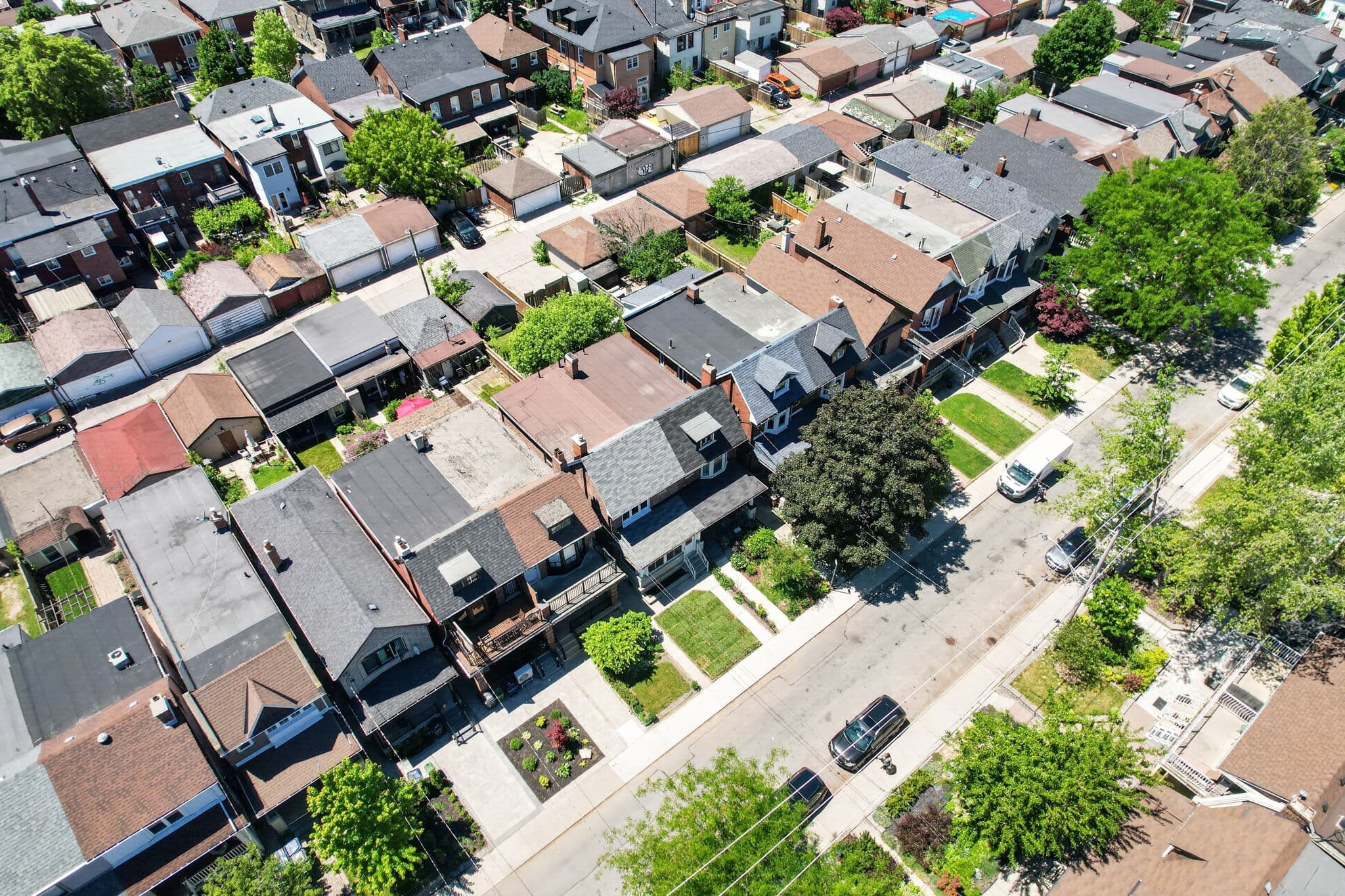 26 Earlscourt Ave Toronto, ON M6E 4A6