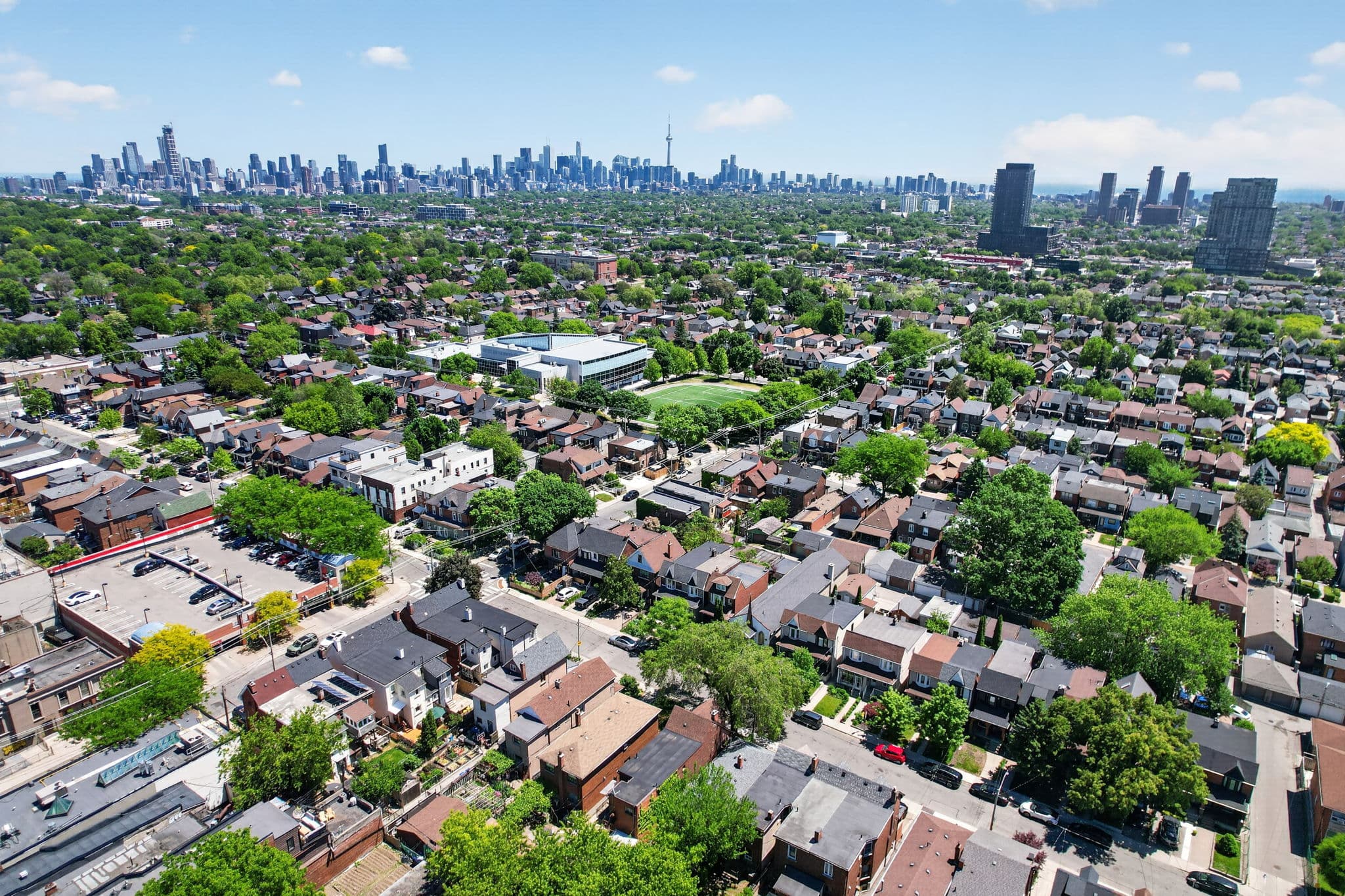 26 Earlscourt Ave Toronto, ON M6E 4A6