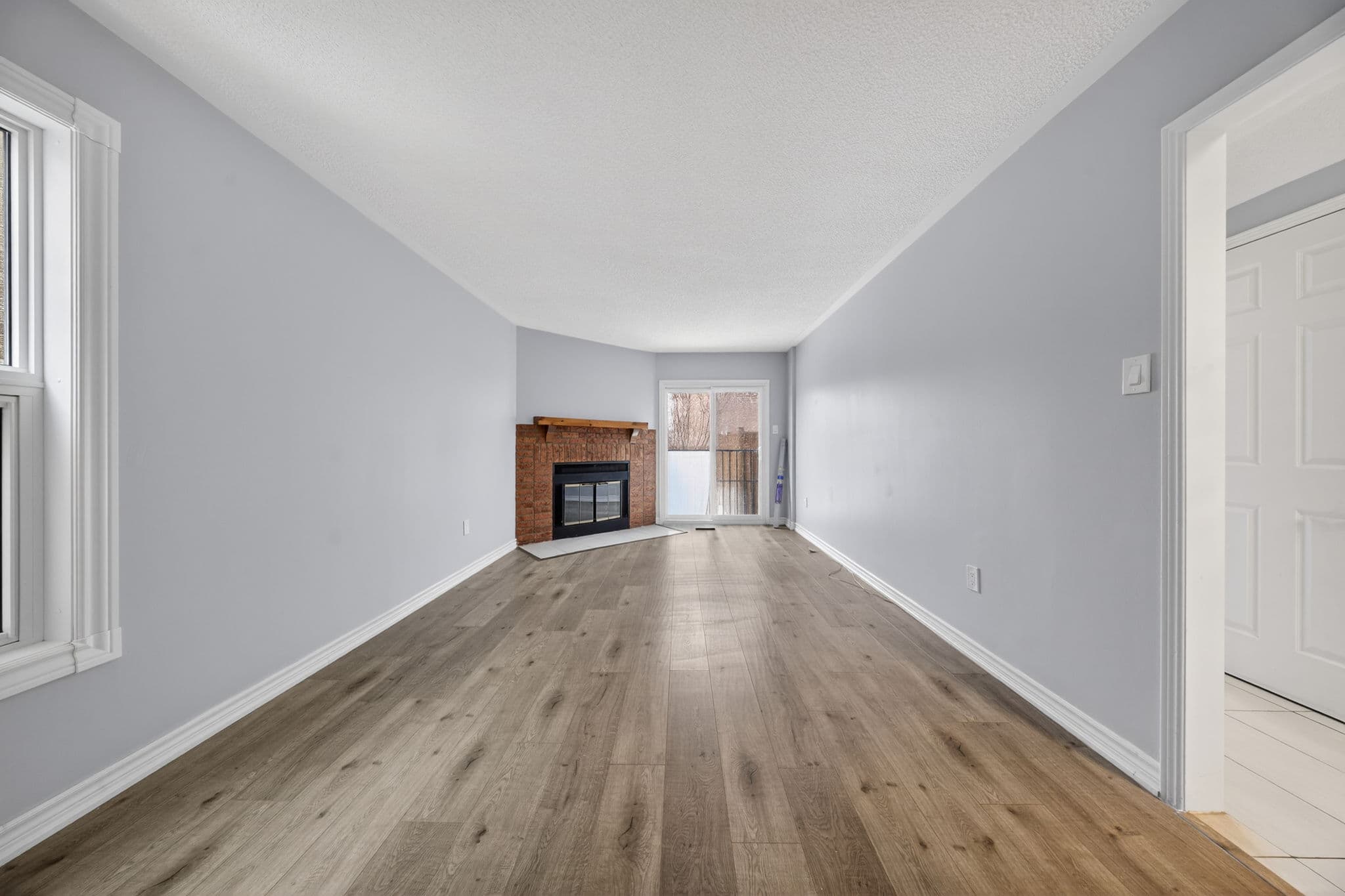 28 Matterdale Ave Brampton, ON L6Y 4J6