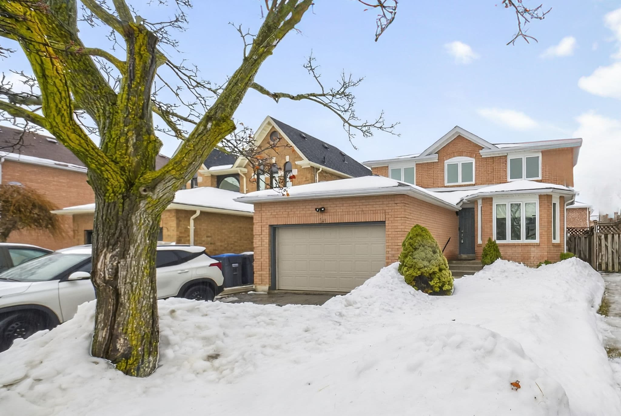 28 Matterdale Ave Brampton, ON L6Y 4J6
